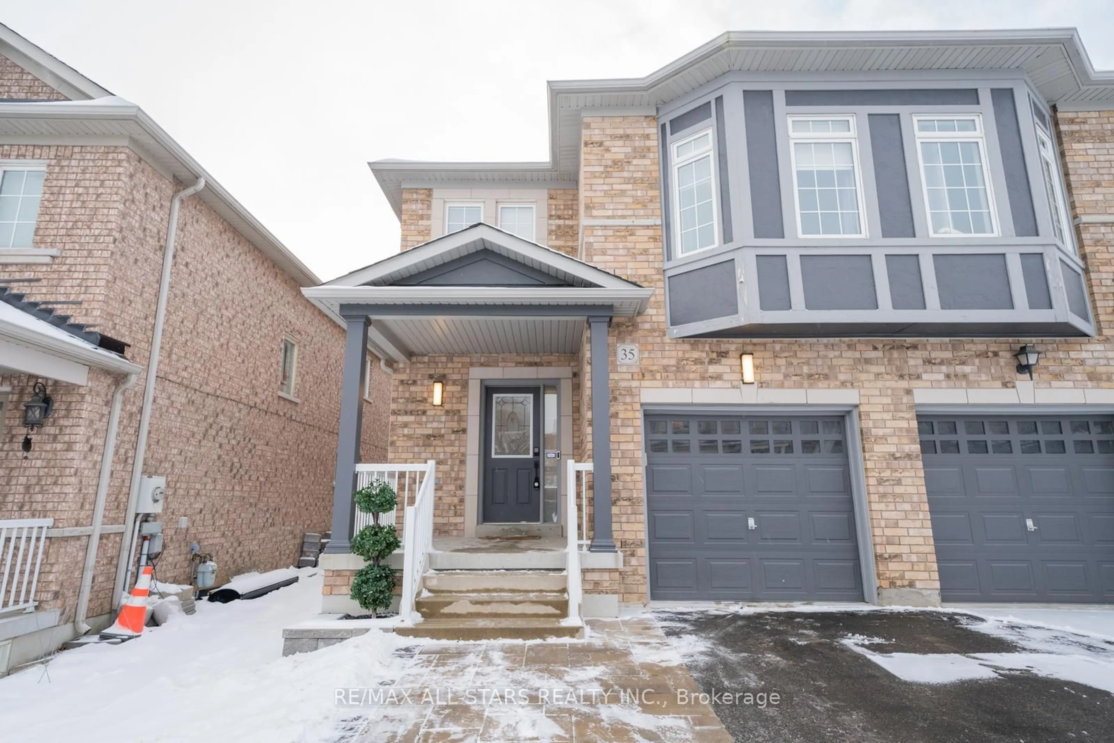 Home with brick exterior material, street for 35 Butterwood Lane, Whitchurch-Stouffville Ontario L4A 0M7