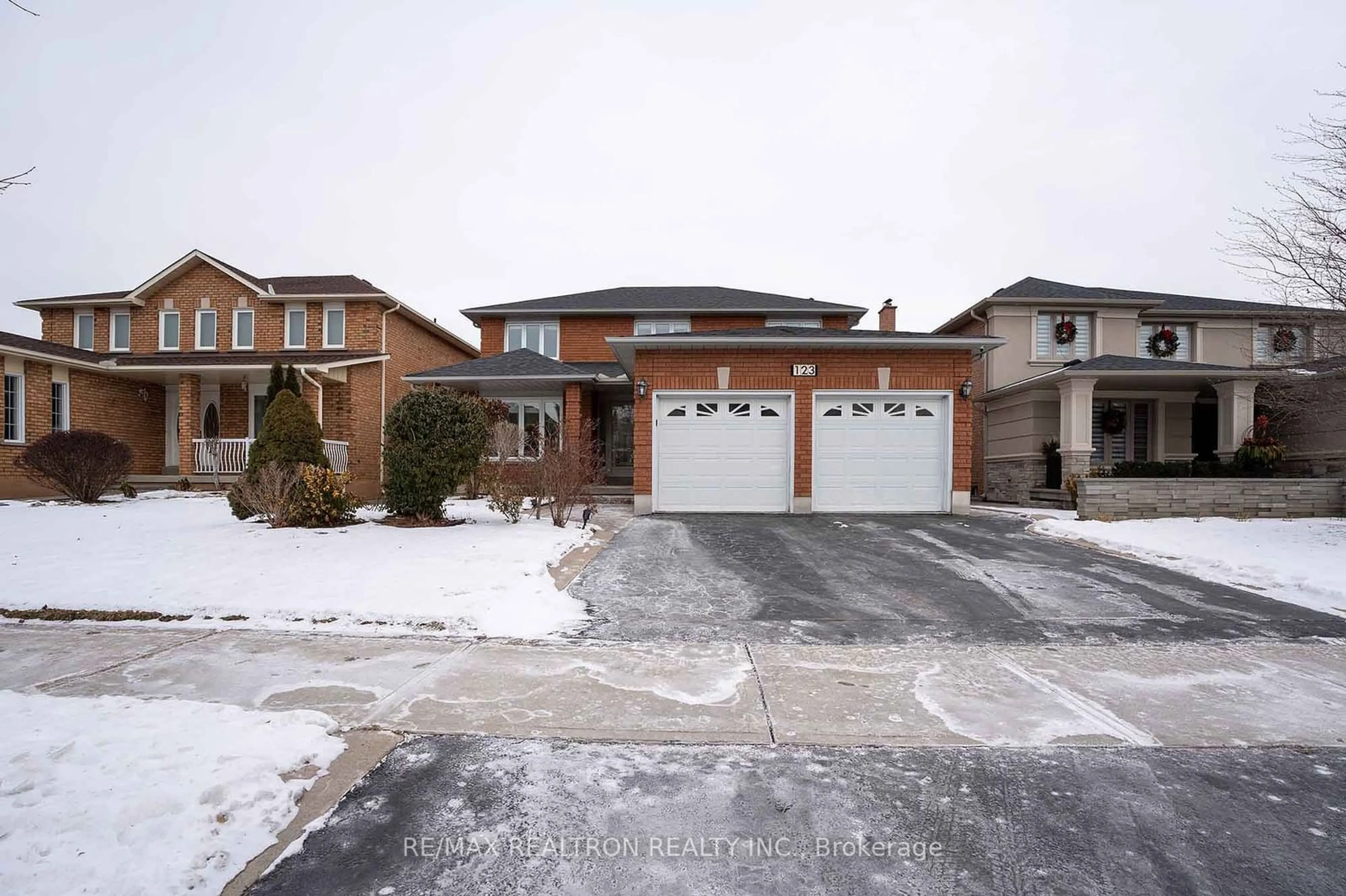 Home with brick exterior material, street for 123 Mapes Ave, Vaughan Ontario L4L 8R9