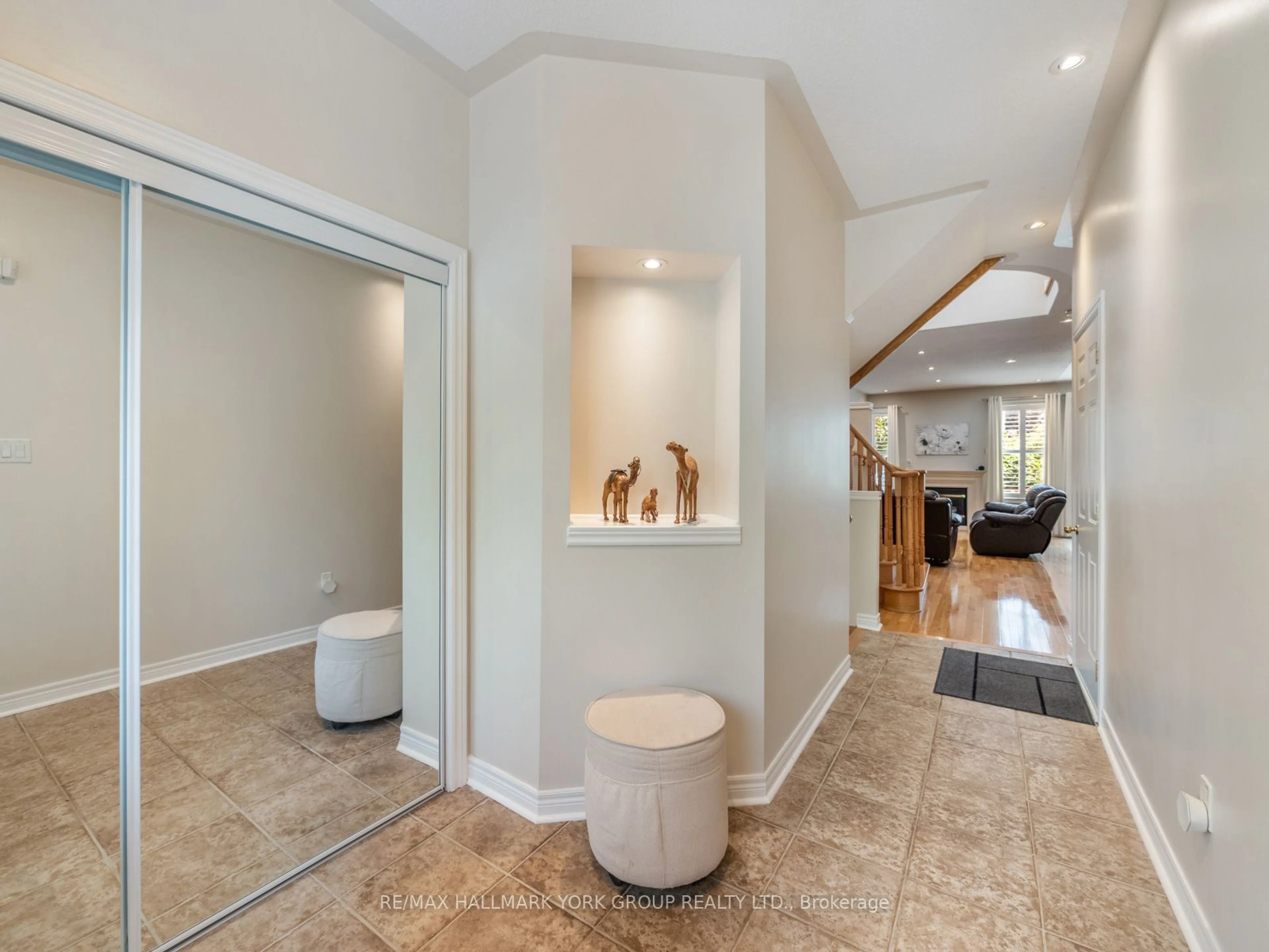 Indoor entryway for 74 Thomas Legge Cres, Richmond Hill Ontario L4E 4V8