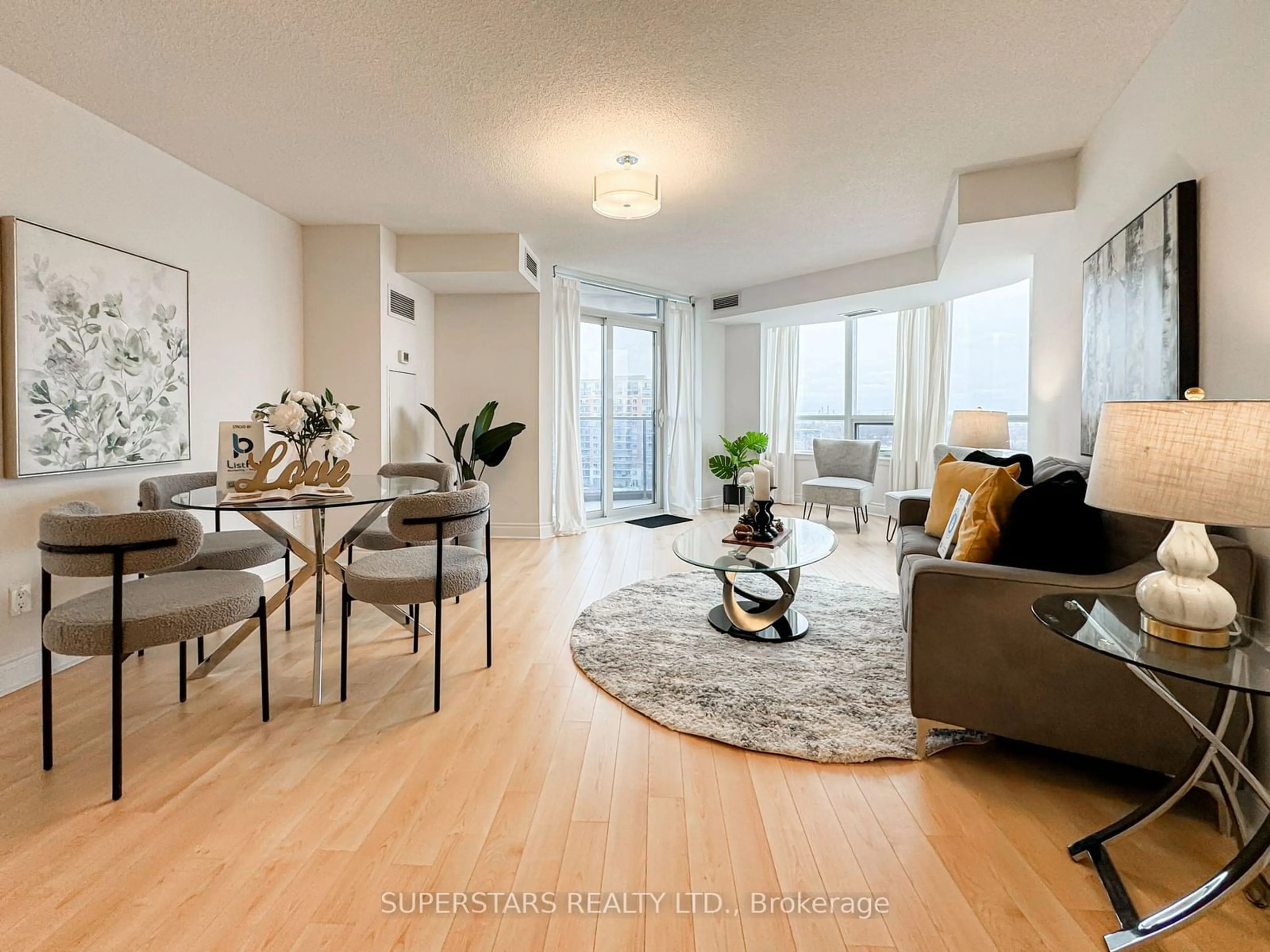 Living room with furniture, unknown for 23 Cox Blvd #1063, Markham Ontario L3R 7Z9