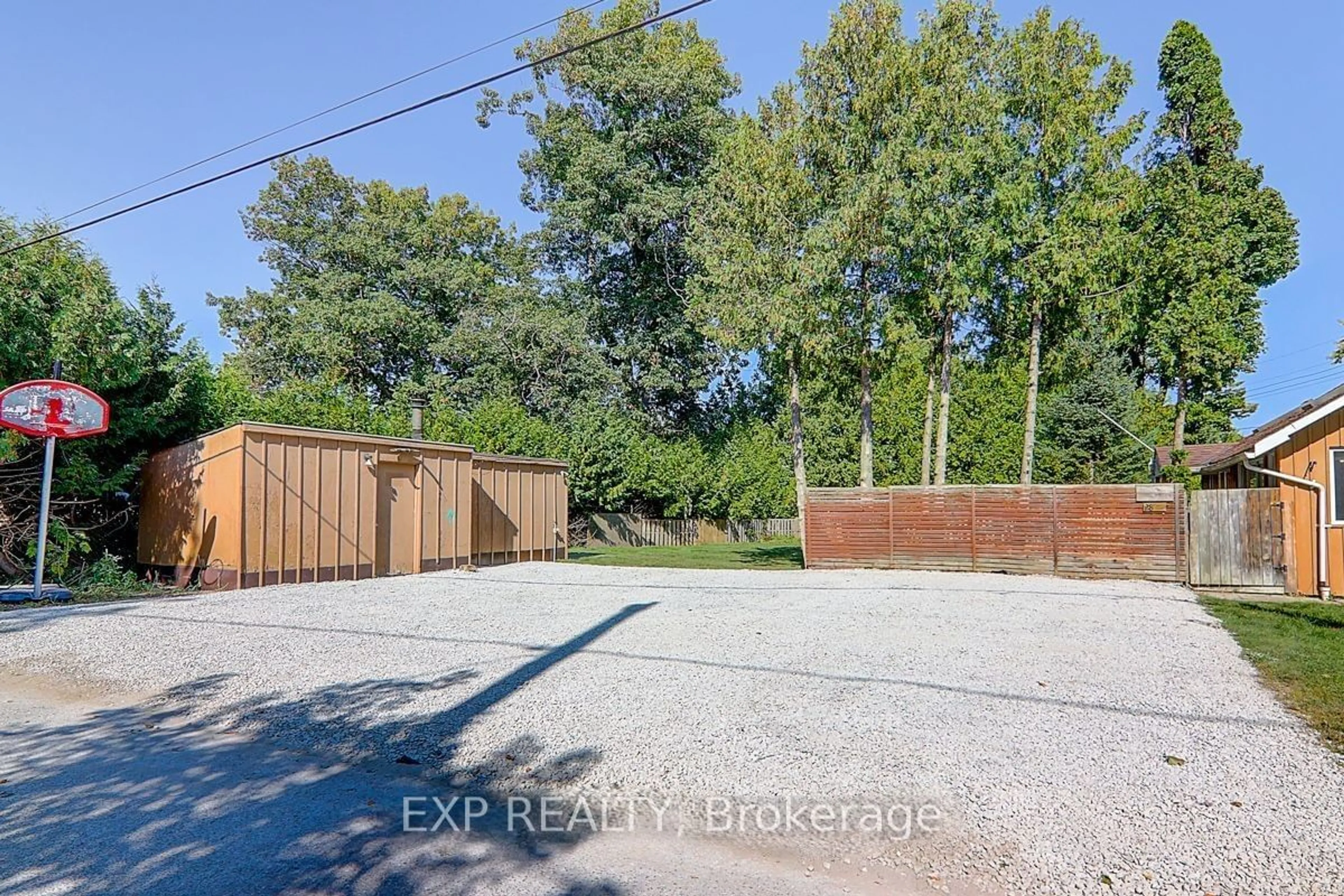 A pic from outside/outdoor area/front of a property/back of a property/a pic from drone, street for 28 Pinery Lane, Georgina Ontario L0E 1L0