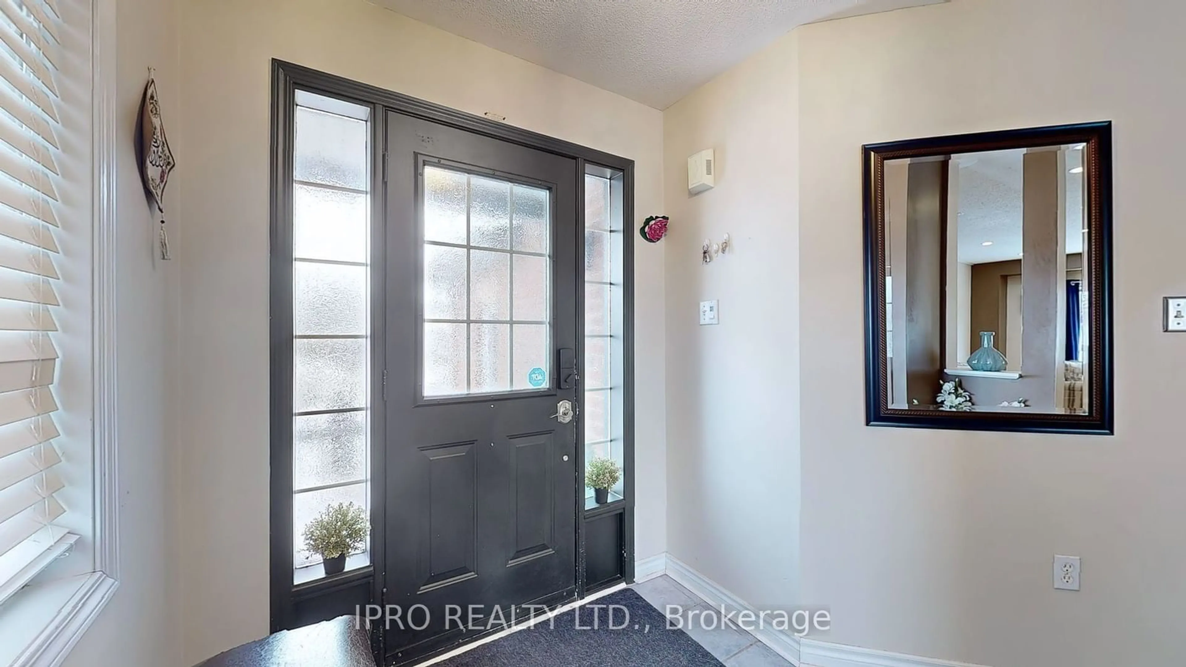 Indoor entryway for 147 Professor Day Dr, Bradford West Gwillimbury Ontario L3Z 3B9