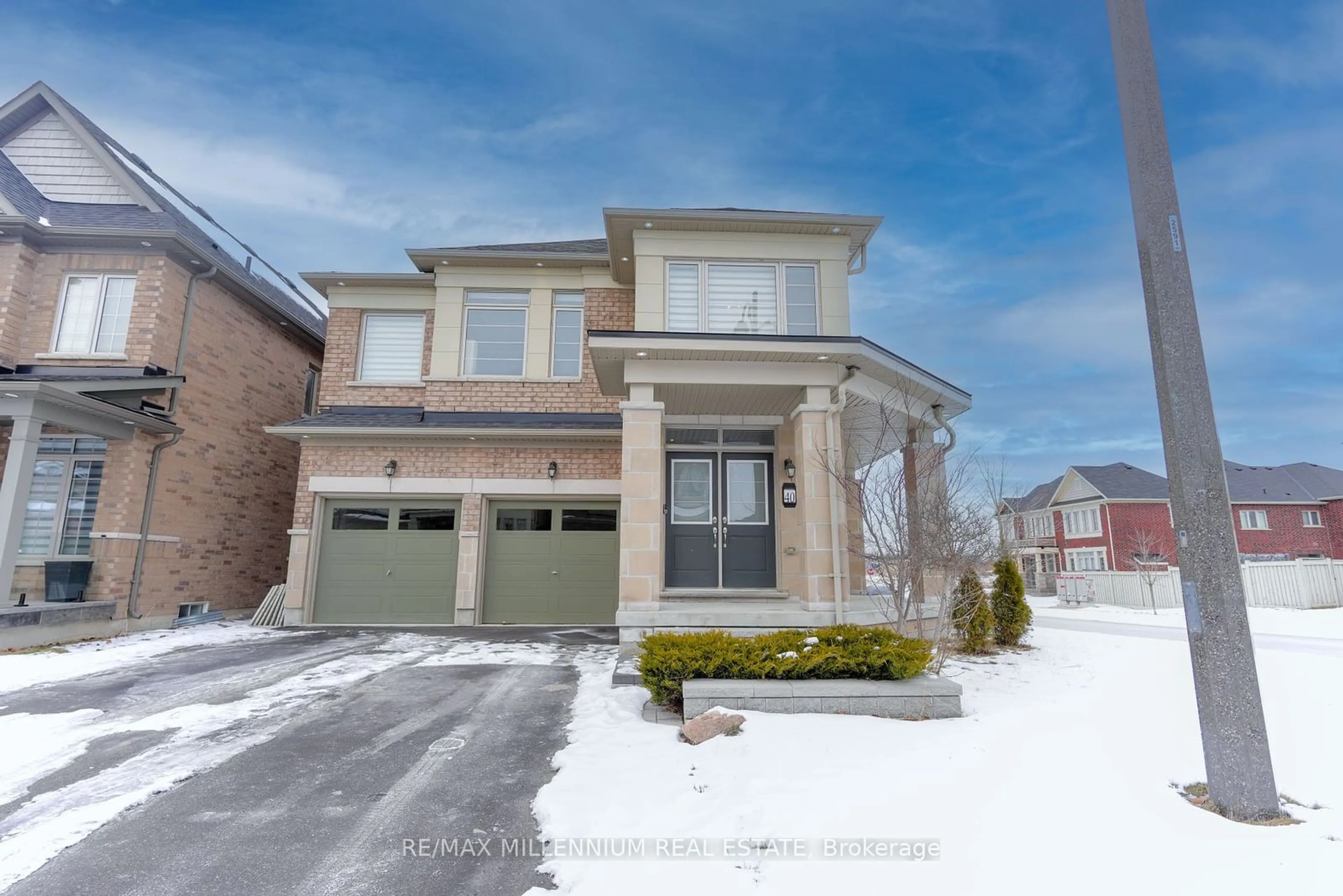 Home with brick exterior material, street for 40 Frederick Pearson St, East Gwillimbury Ontario L9N 0R8