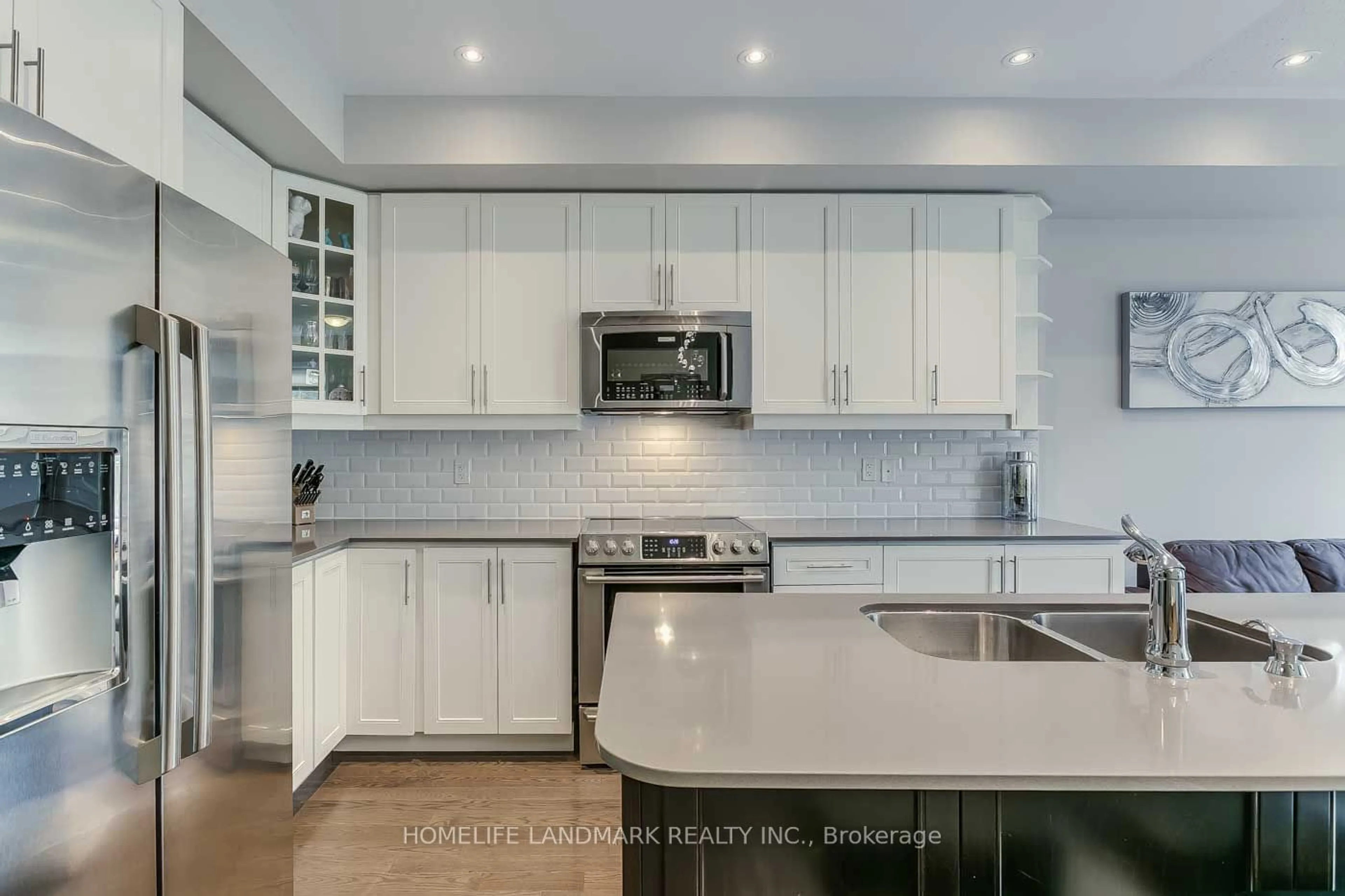 Open concept kitchen, ceramic/tile floor for 1331 Major Mackenzie Dr #91, Vaughan Ontario L6A 4W4