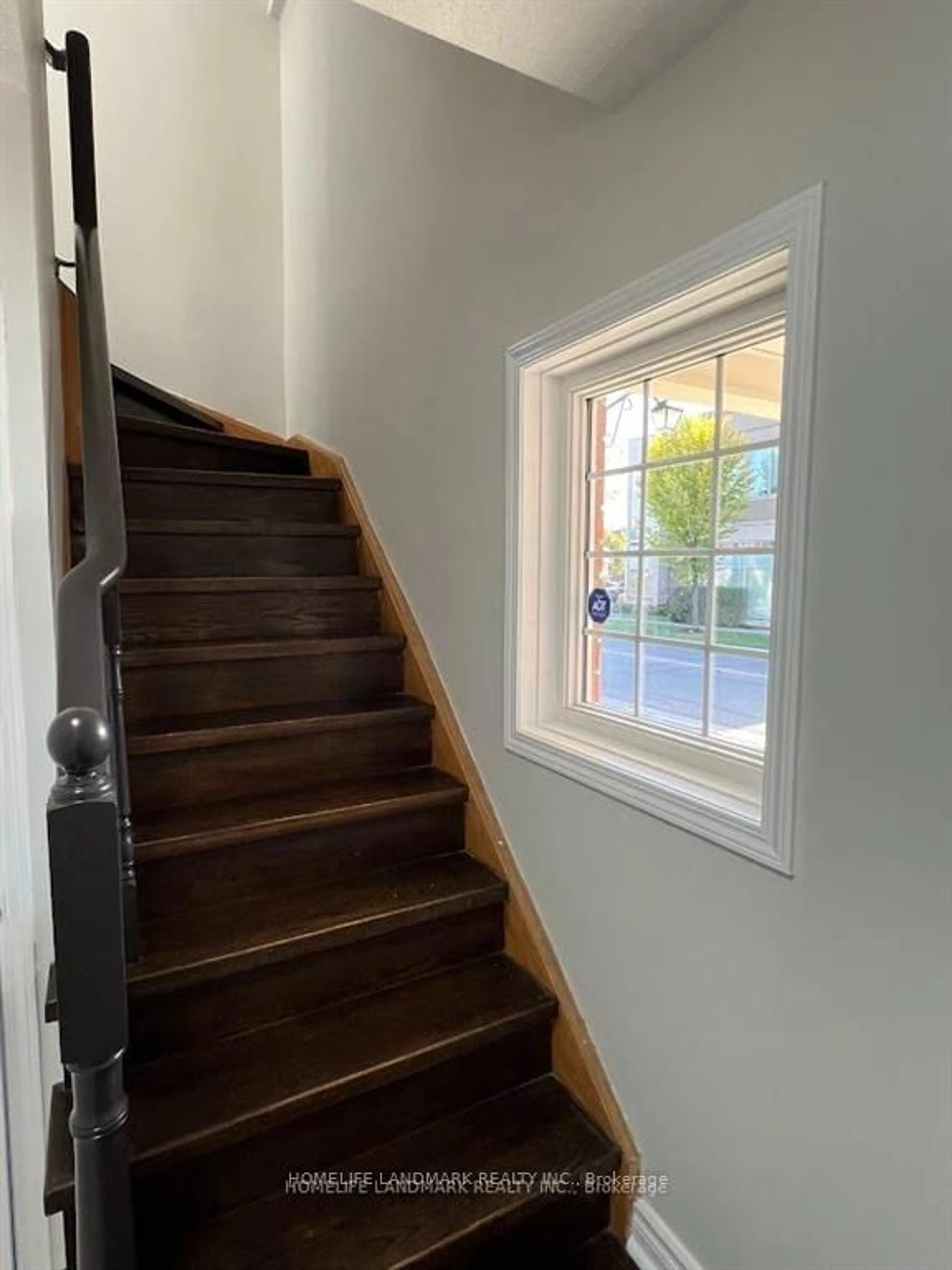 Stairs for 1 Nakina Way, Markham Ontario L3R 5Y7