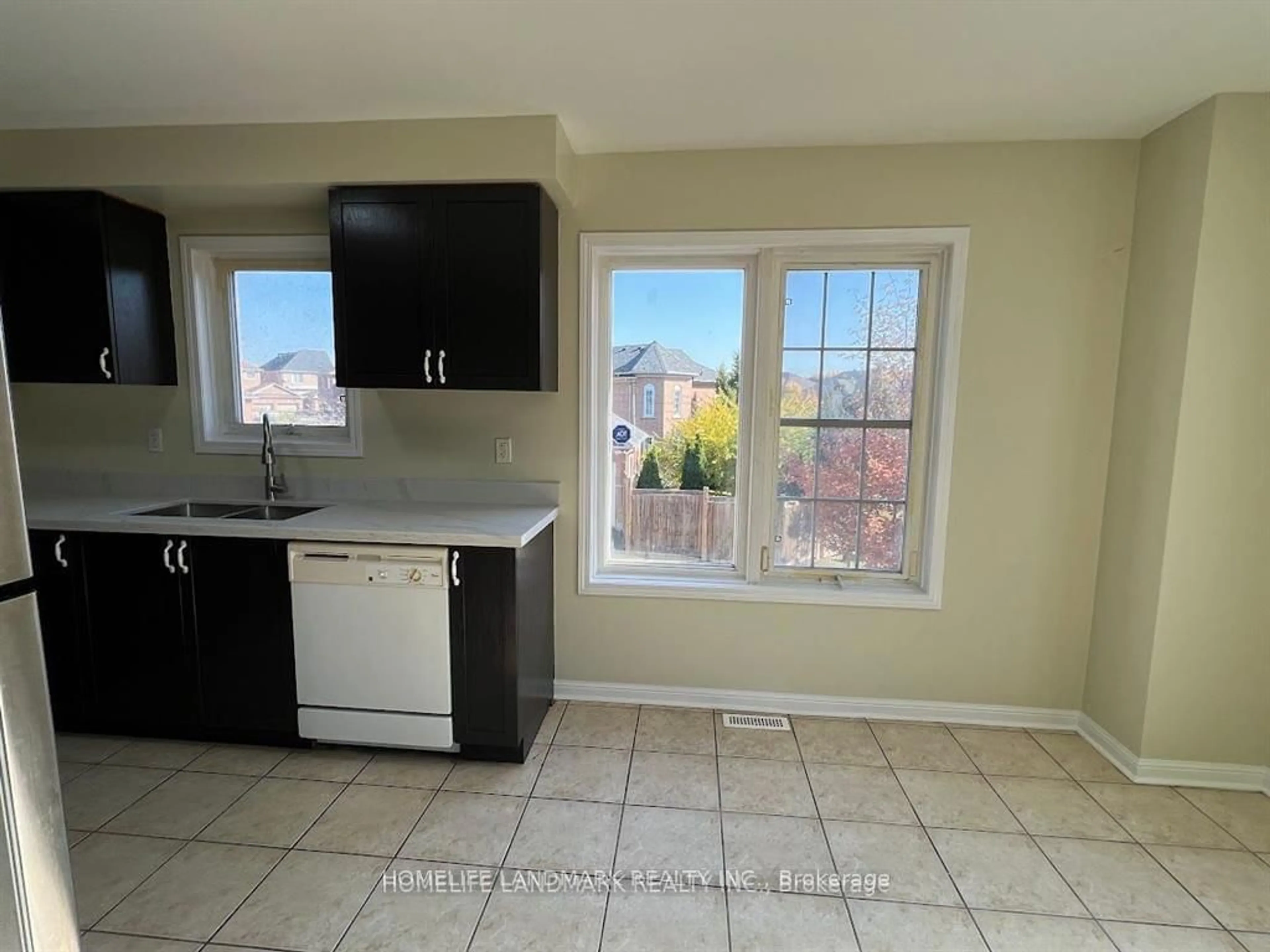 Standard kitchen, ceramic/tile floor for 1 Nakina Way, Markham Ontario L3R 5Y7