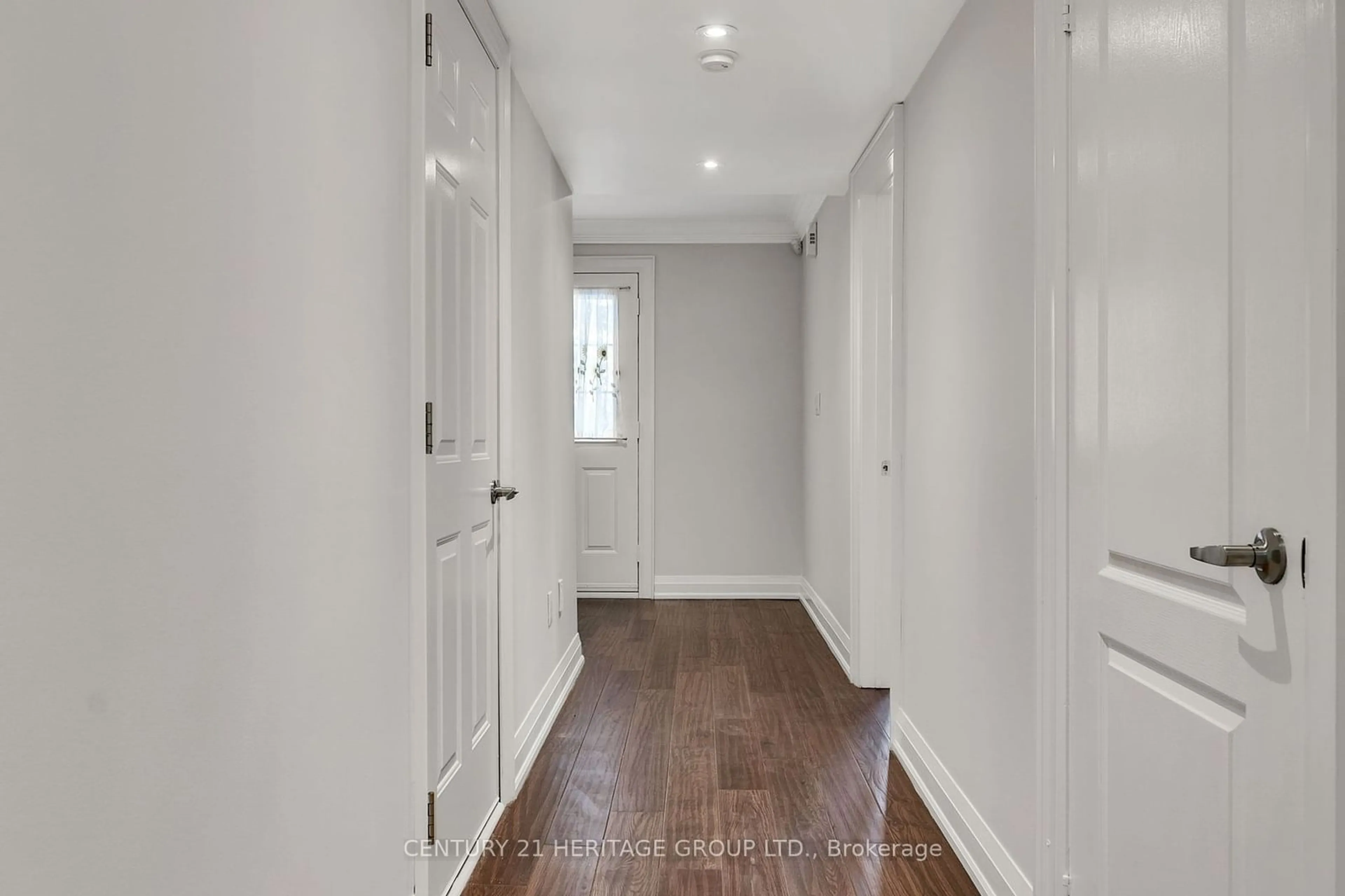 Indoor entryway for 10 Post Oak Dr #7, Richmond Hill Ontario L4E 4H8