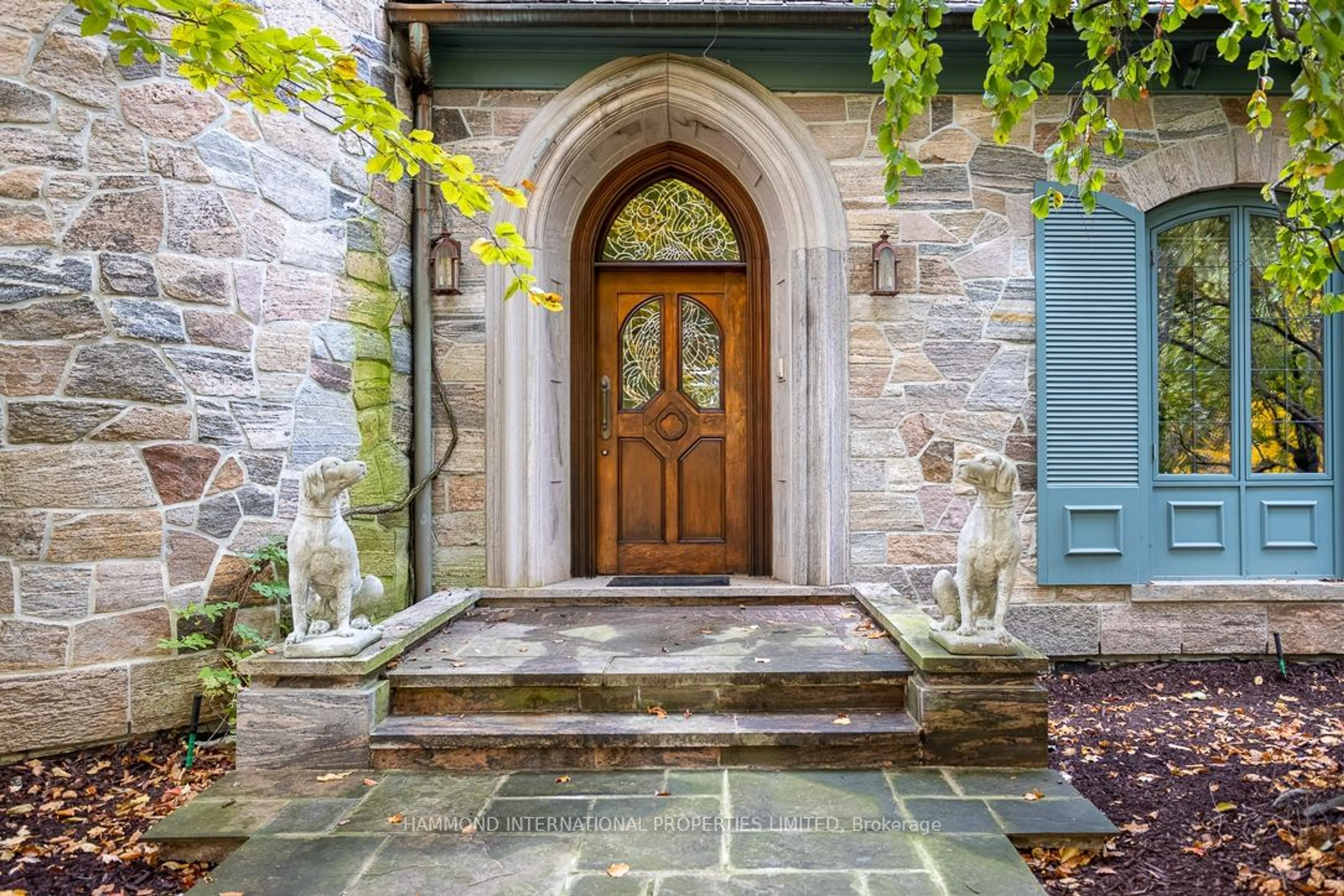 Indoor entryway for 76 Quail Run Blvd, Vaughan Ontario L6A 1E9