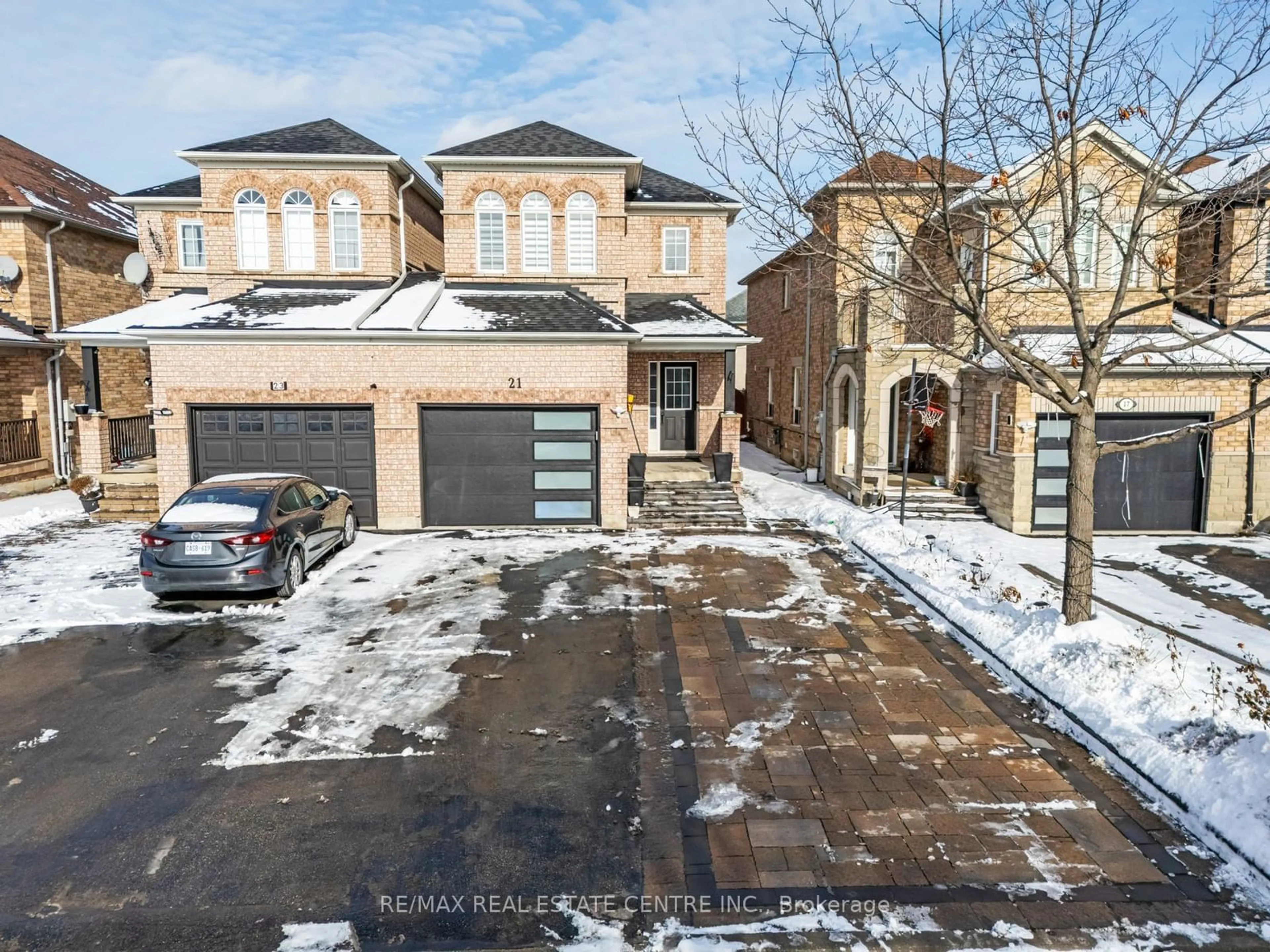 Unknown for 21 Deepsprings Cres, Vaughan Ontario L6A 3M4