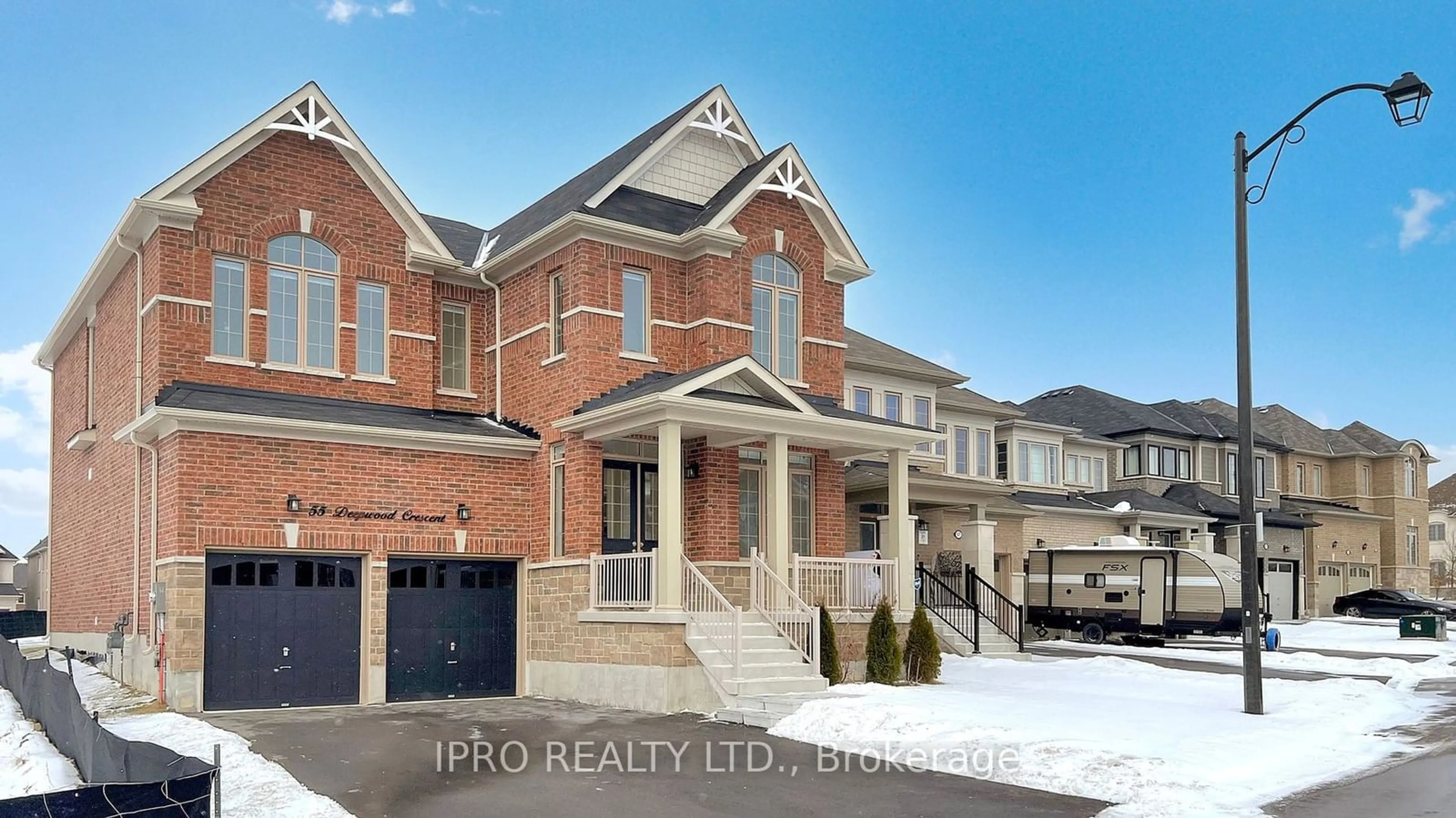 Home with brick exterior material, street for 55 Deepwood Cres, East Gwillimbury Ontario L9N 0P8