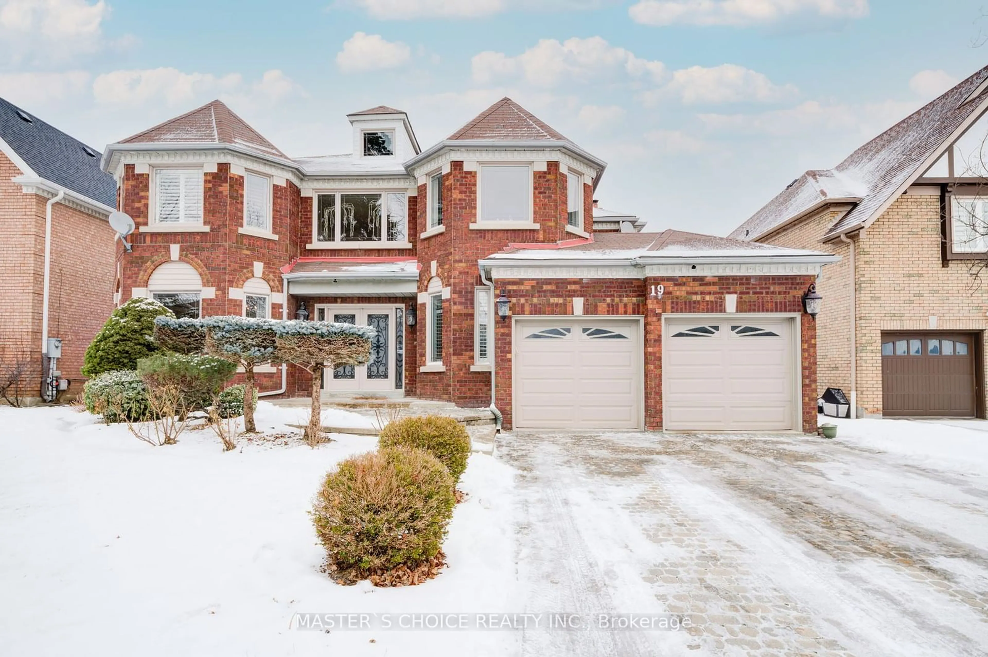 Home with brick exterior material, street for 19 Dalewood Dr, Richmond Hill Ontario L4B 3C3