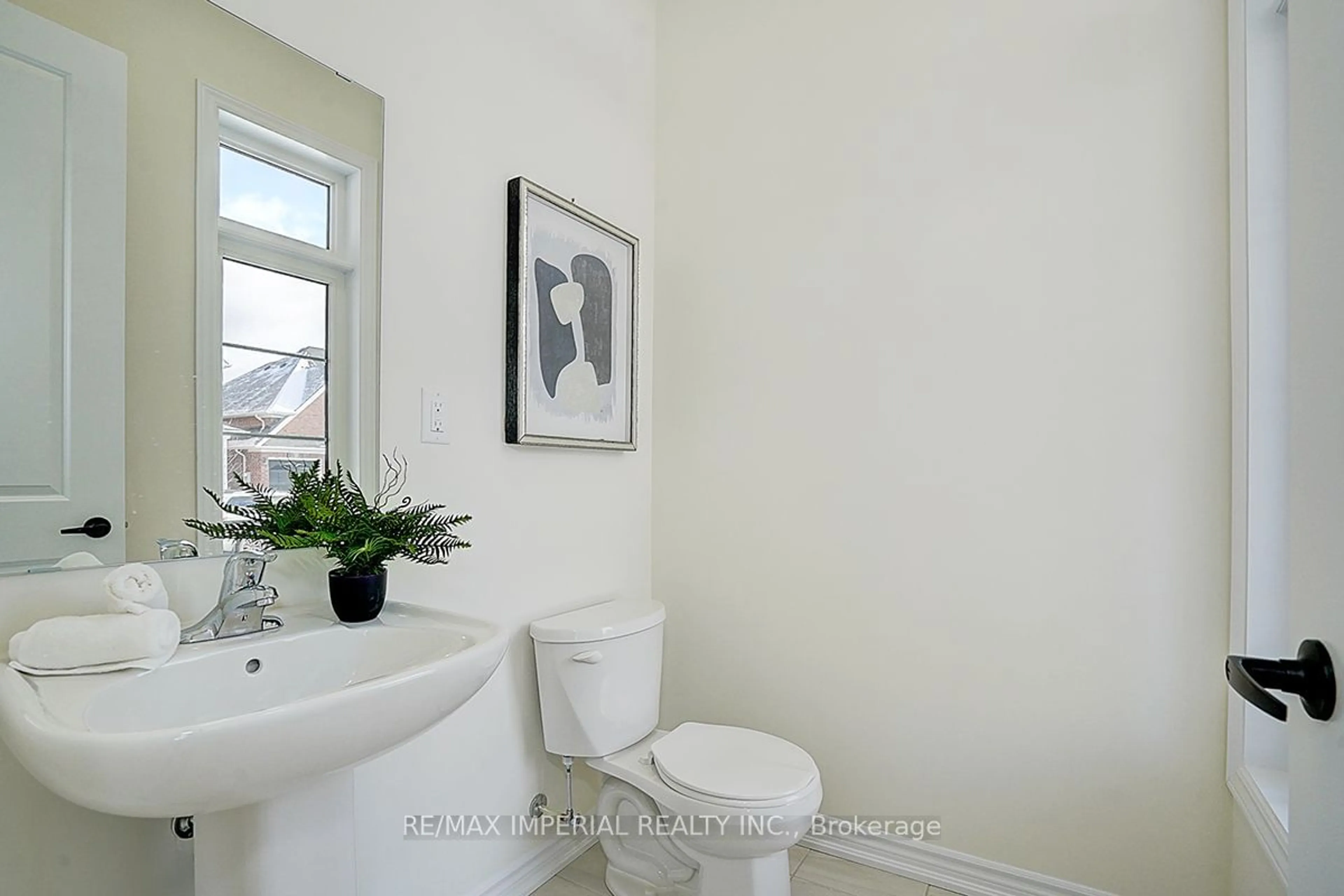 Contemporary bathroom, ceramic/tile floor for 96 Weslock Cres, Aurora Ontario L4G 7Y9