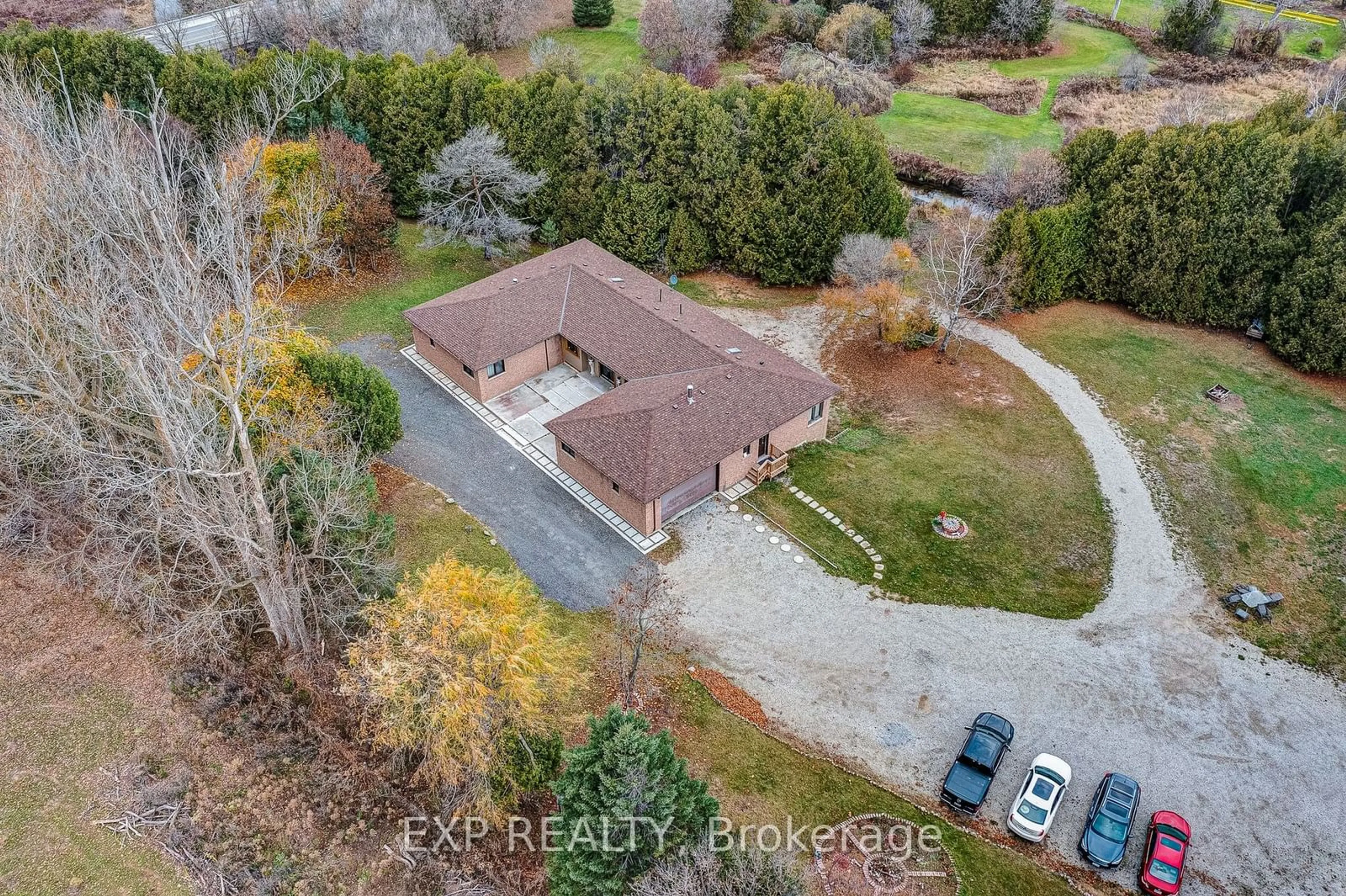 A pic from outside/outdoor area/front of a property/back of a property/a pic from drone, unknown for 20817 McCowan Rd, East Gwillimbury Ontario L0G 1M0