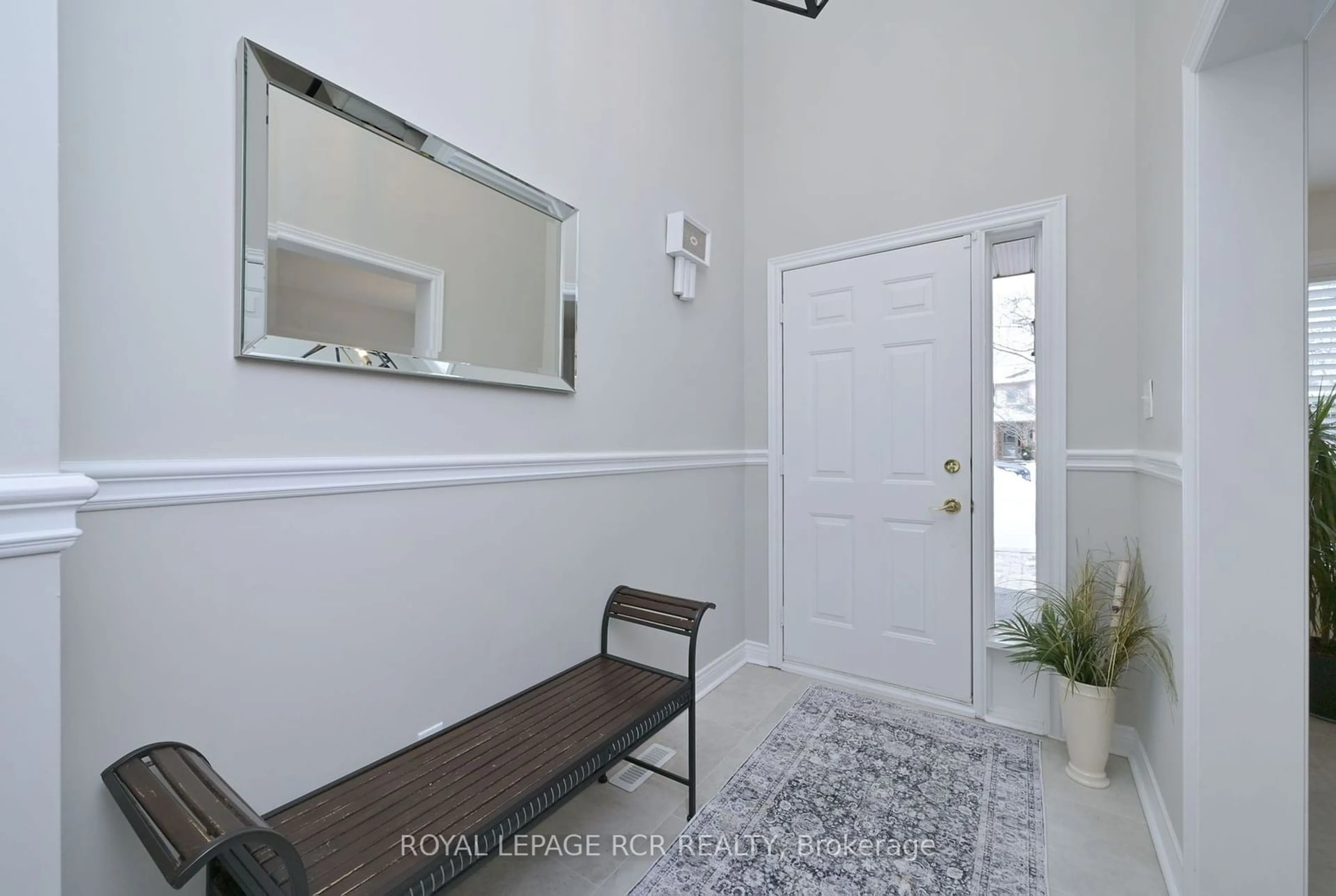 Indoor entryway for 6 Fortuna Circ, New Tecumseth Ontario L9R 1Z3