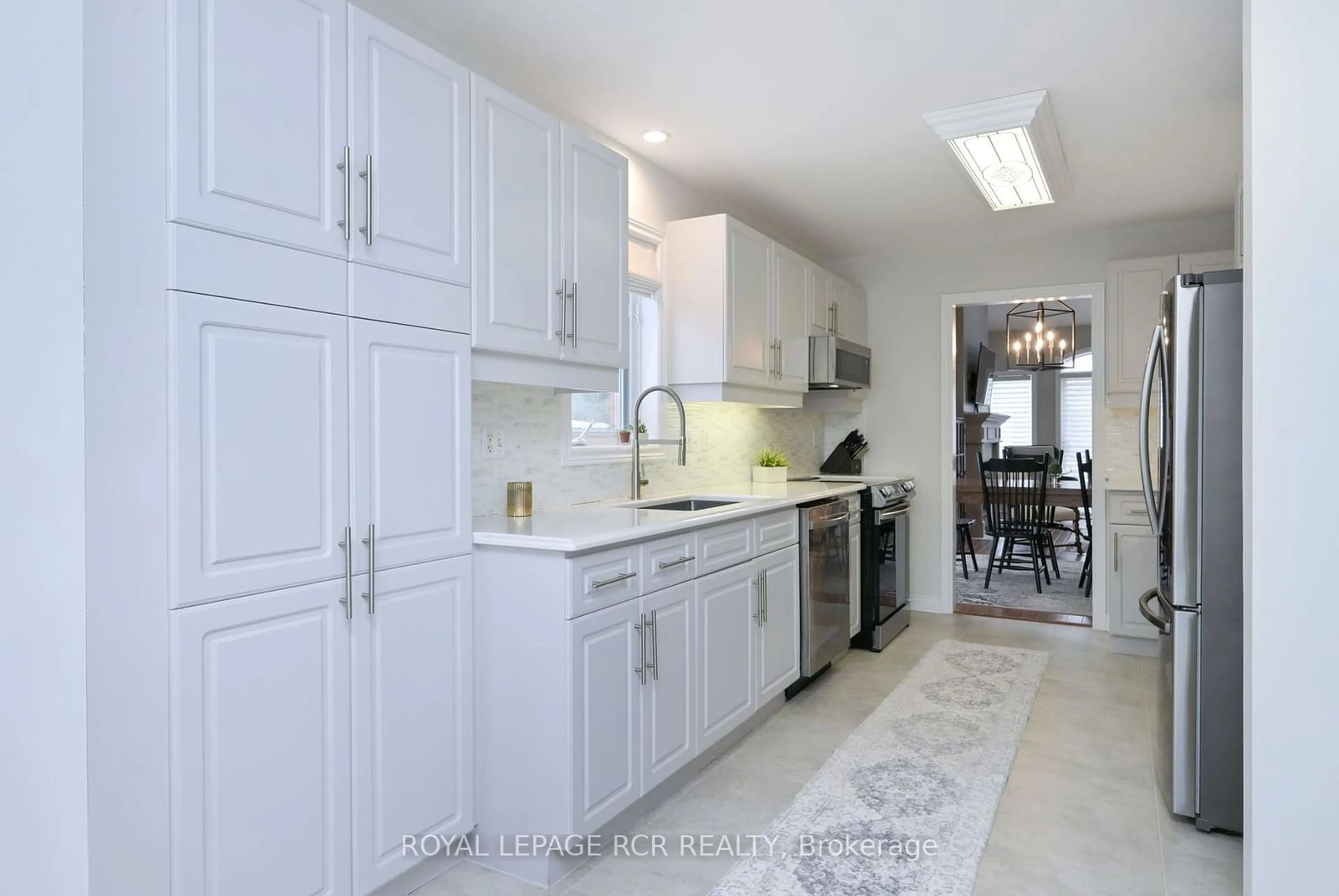 Open concept kitchen, ceramic/tile floor for 6 Fortuna Circ, New Tecumseth Ontario L9R 1Z3