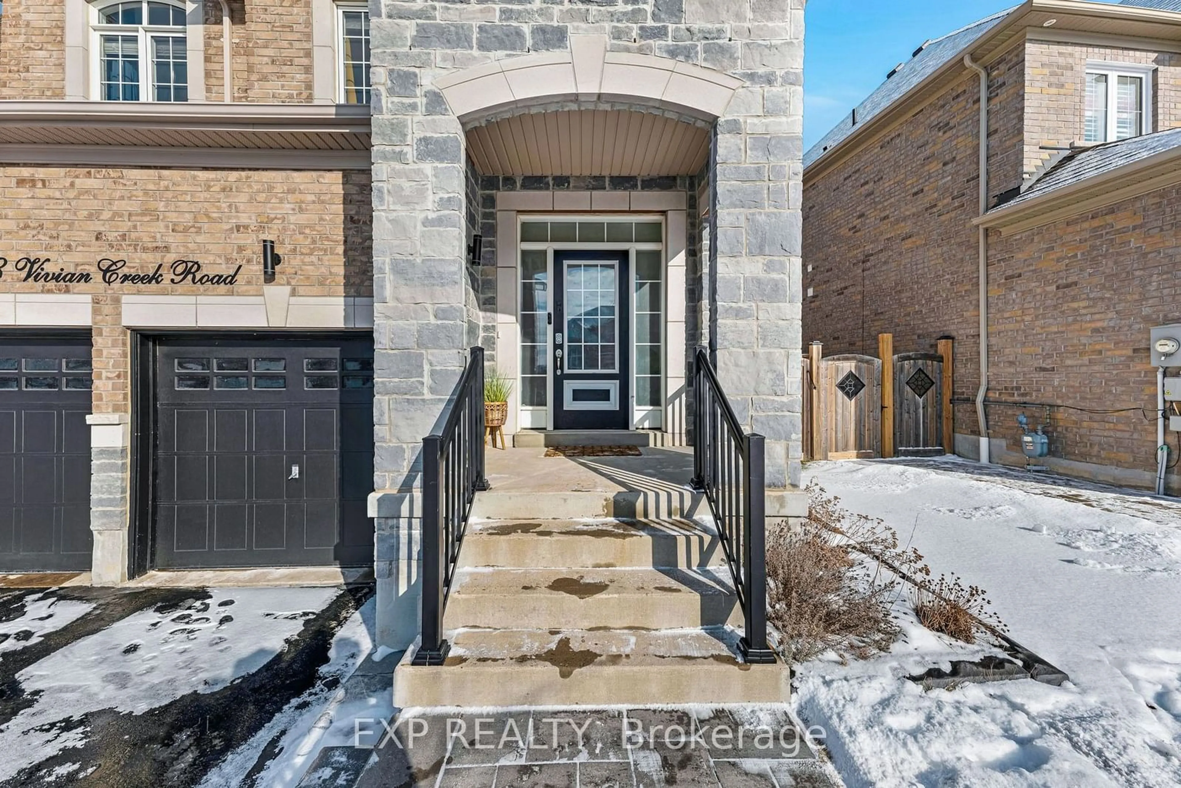 Indoor entryway for 58 Vivian Creek Rd, East Gwillimbury Ontario L0G 1M0