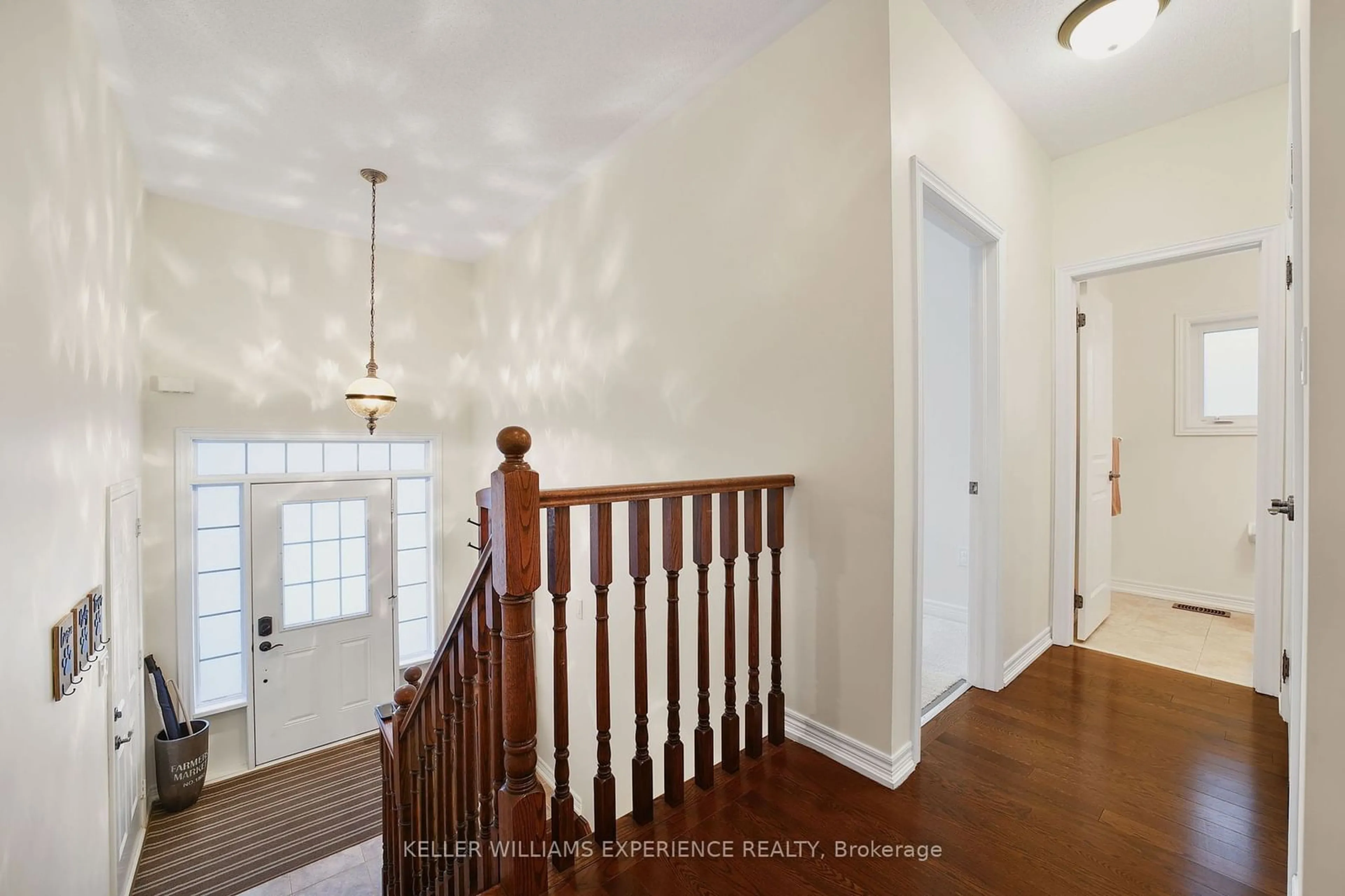 Indoor entryway for 248 GREENWOOD Dr, Essa Ontario L3W 0E9