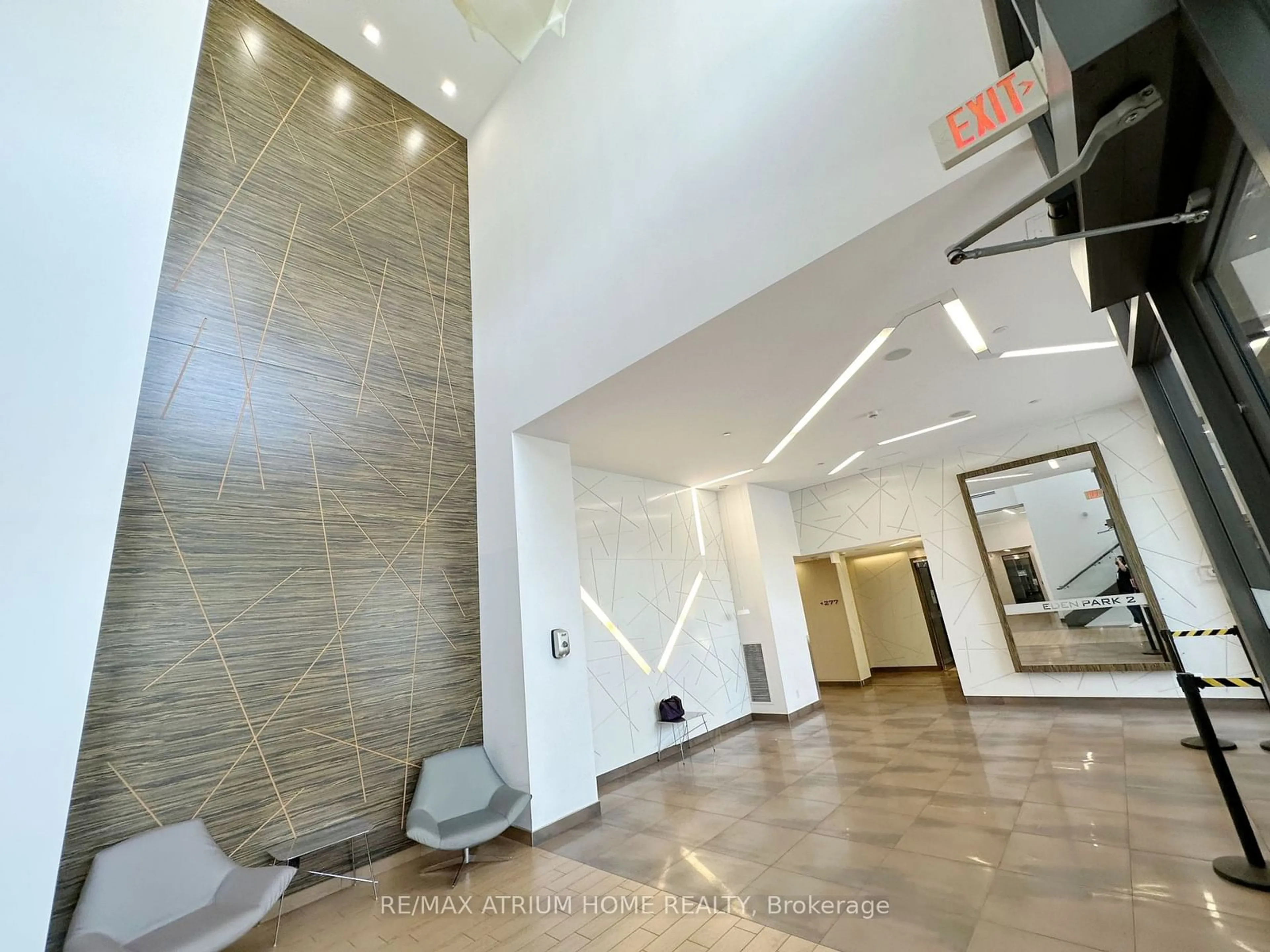 Indoor foyer for 277 South Park Rd #316, Markham Ontario L3T 0B7