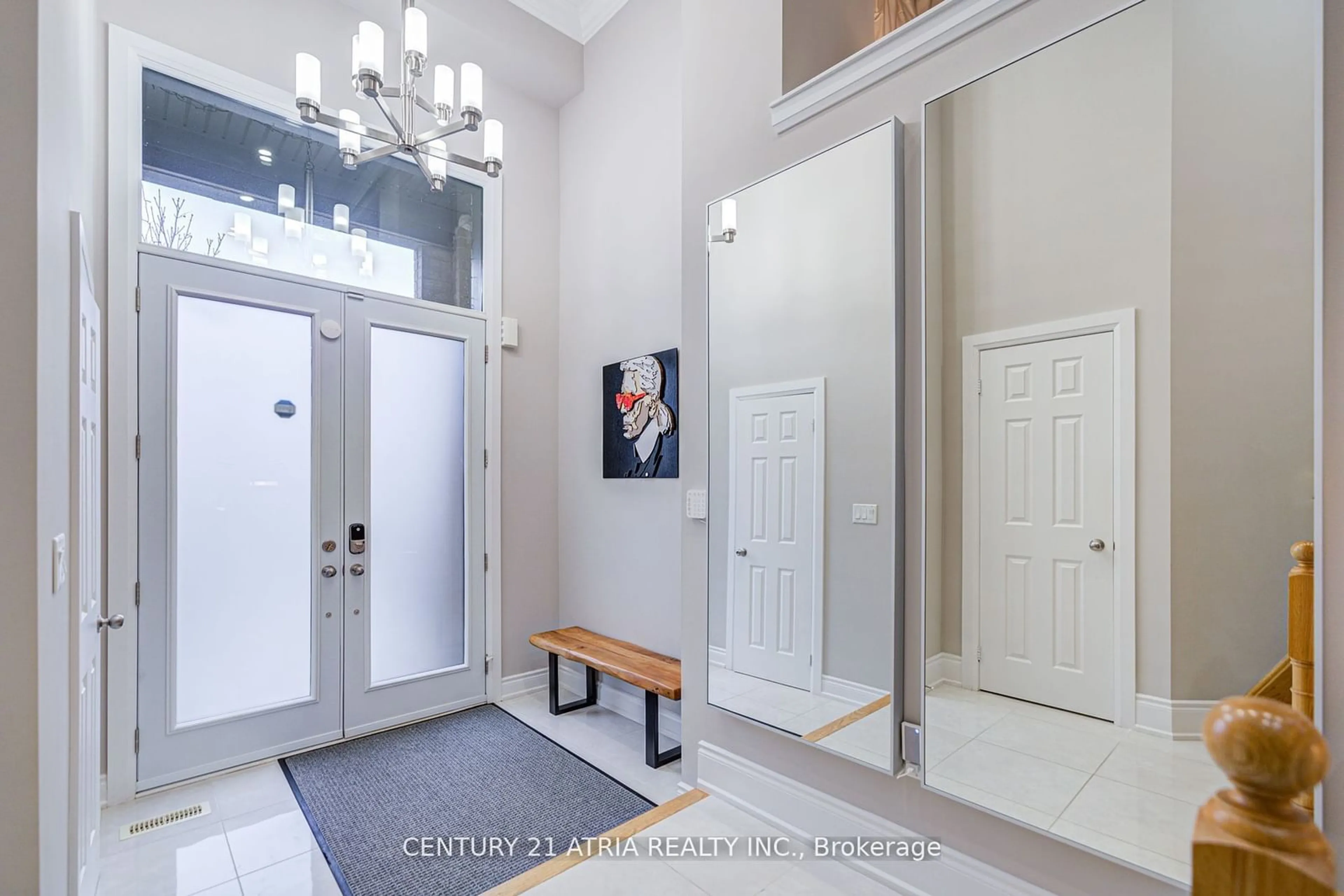 Indoor entryway for 21 Haven Rd, Vaughan Ontario L6A 0W7