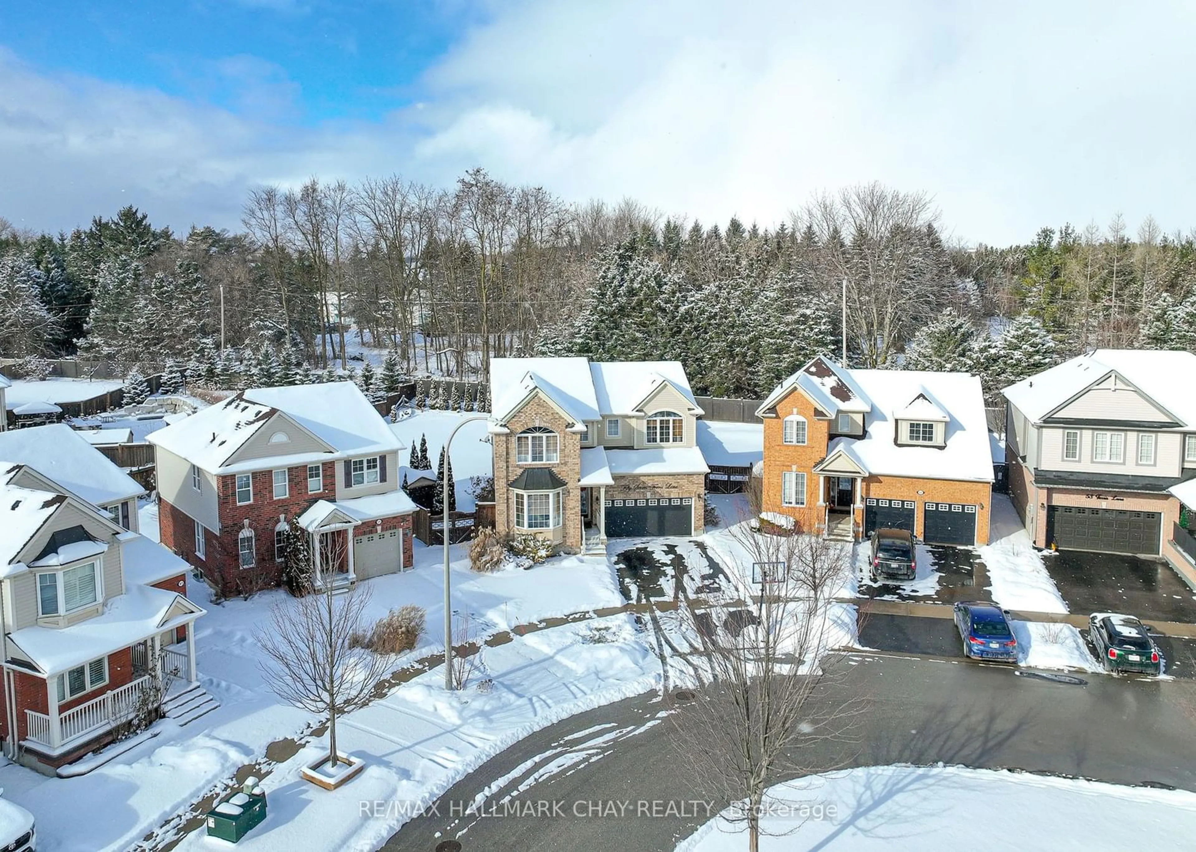 A pic from outside/outdoor area/front of a property/back of a property/a pic from drone, unknown for 57 Ferris Lane, New Tecumseth Ontario L9R 0J3