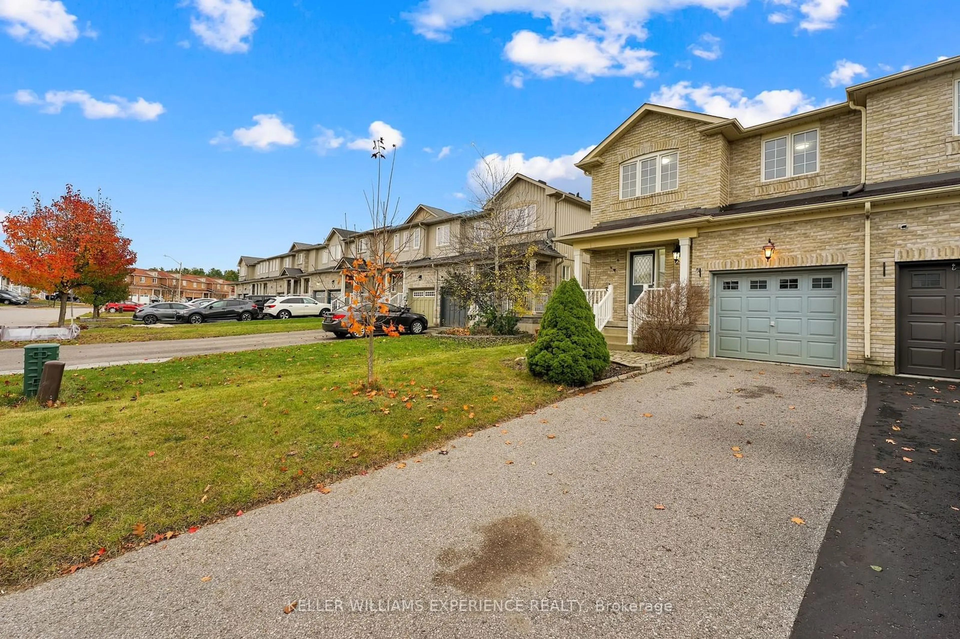 A pic from outside/outdoor area/front of a property/back of a property/a pic from drone, street for 27 Admiral Cres, Essa Ontario L3W 0E5