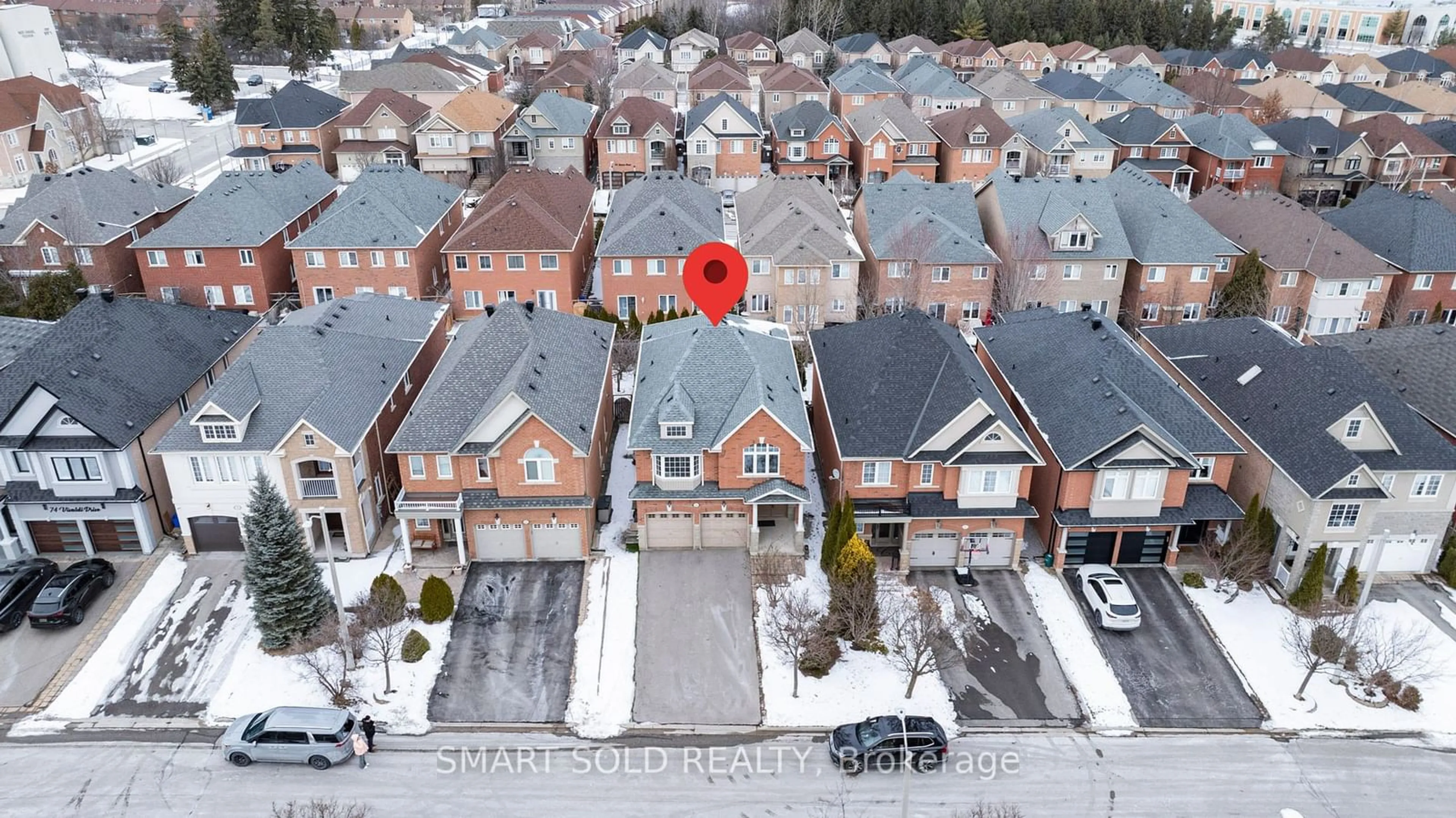 A pic from outside/outdoor area/front of a property/back of a property/a pic from drone, street for 64 Vivaldi Dr, Vaughan Ontario L4J 8Z4