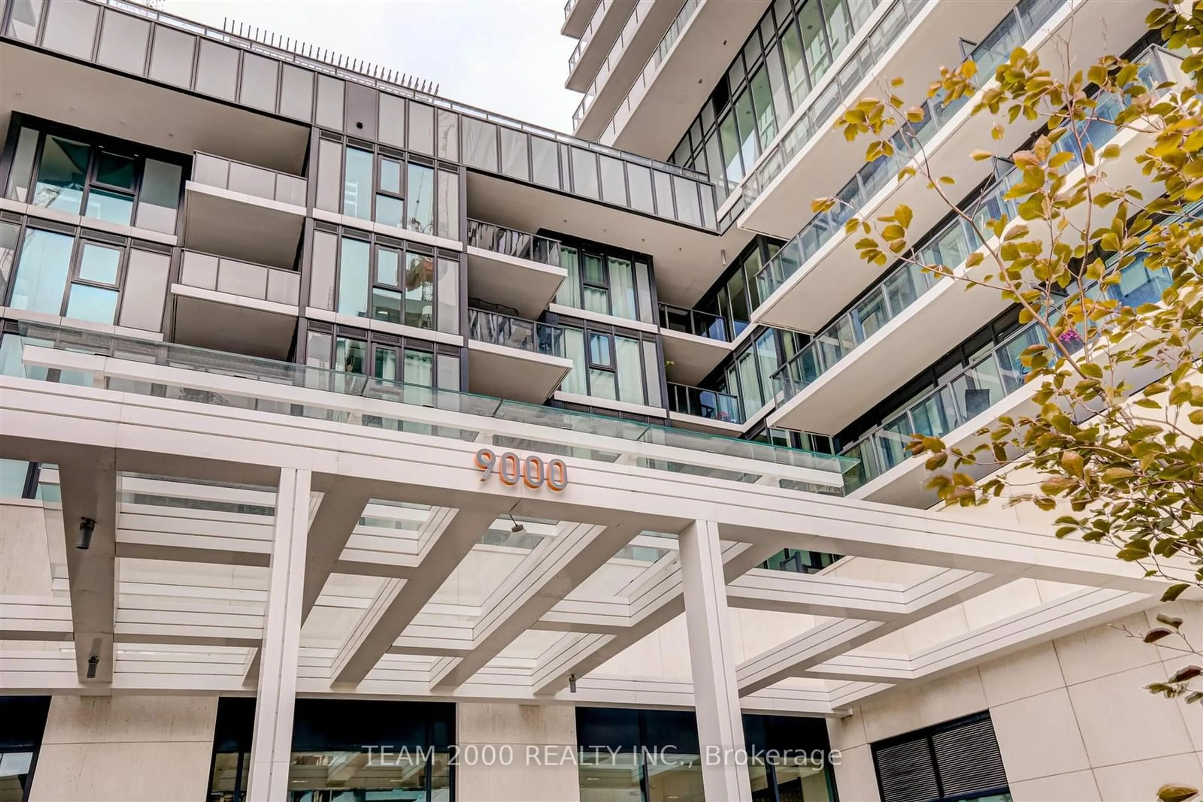 Indoor foyer for 9000 Jane St #1122, Vaughan Ontario L4K 0M6