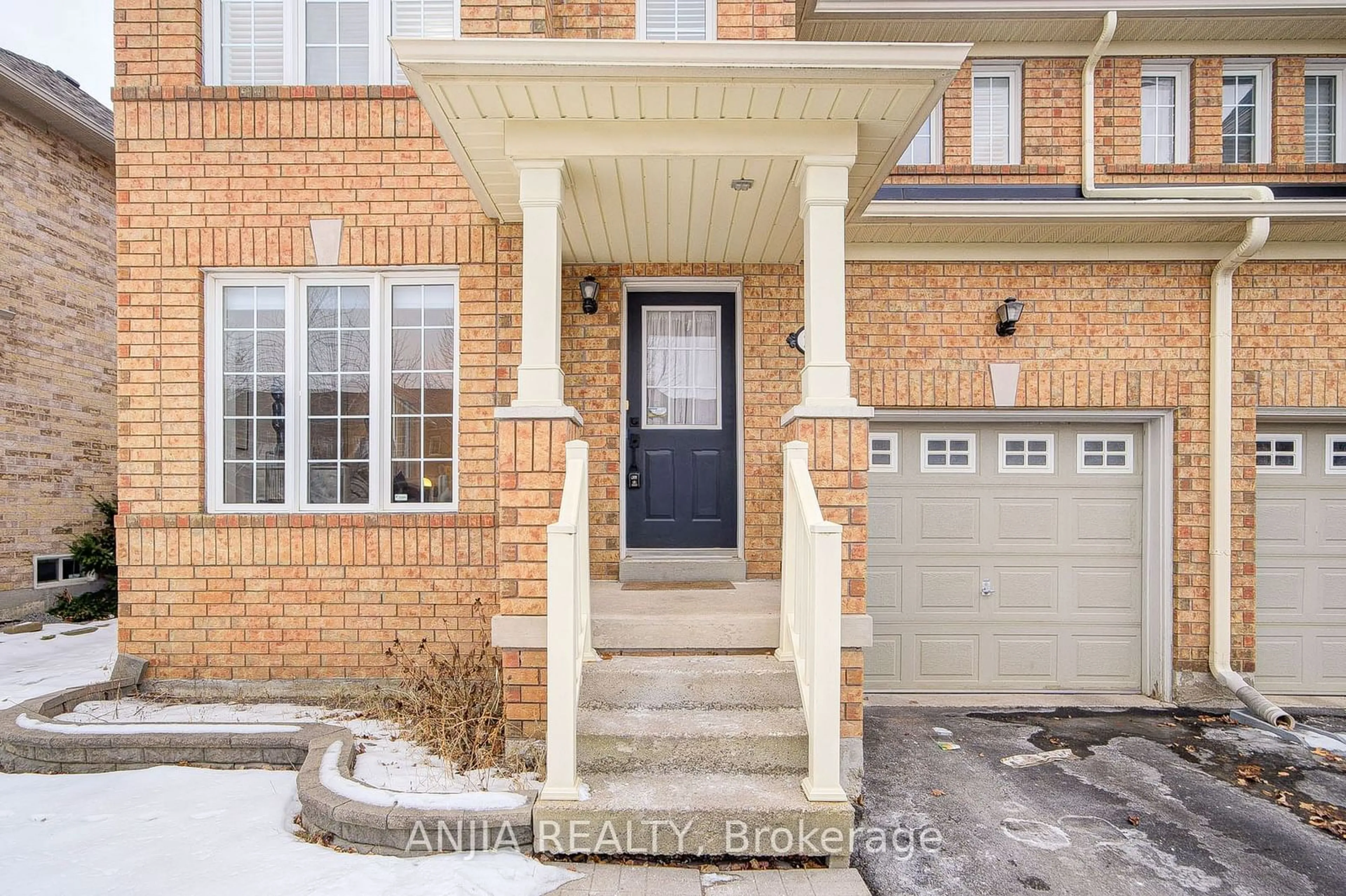 Indoor entryway for 220 Hammersly Blvd, Markham Ontario L6E 2C9