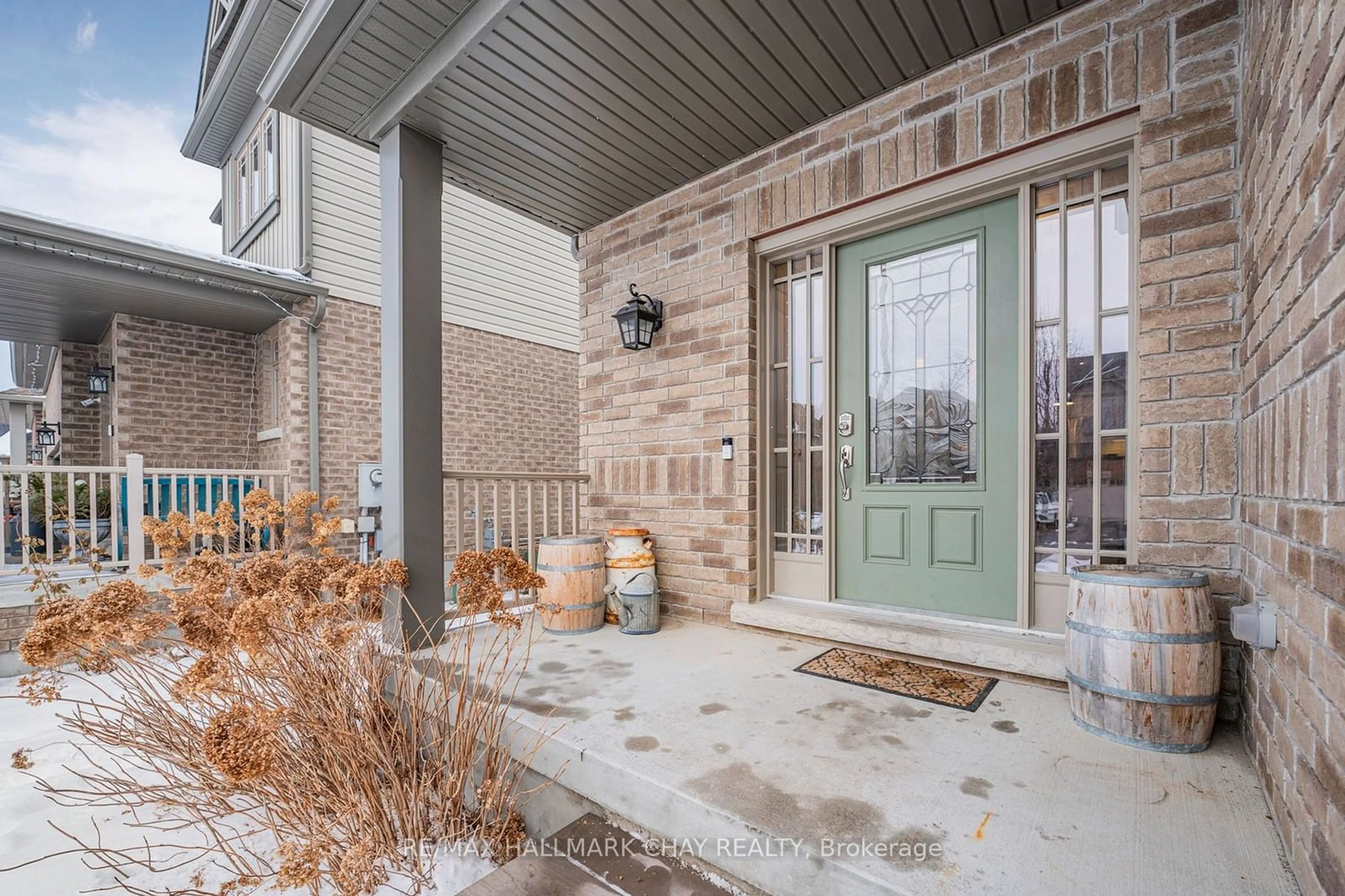 Indoor entryway for 31 Carleton Tr, New Tecumseth Ontario L0G 1A0