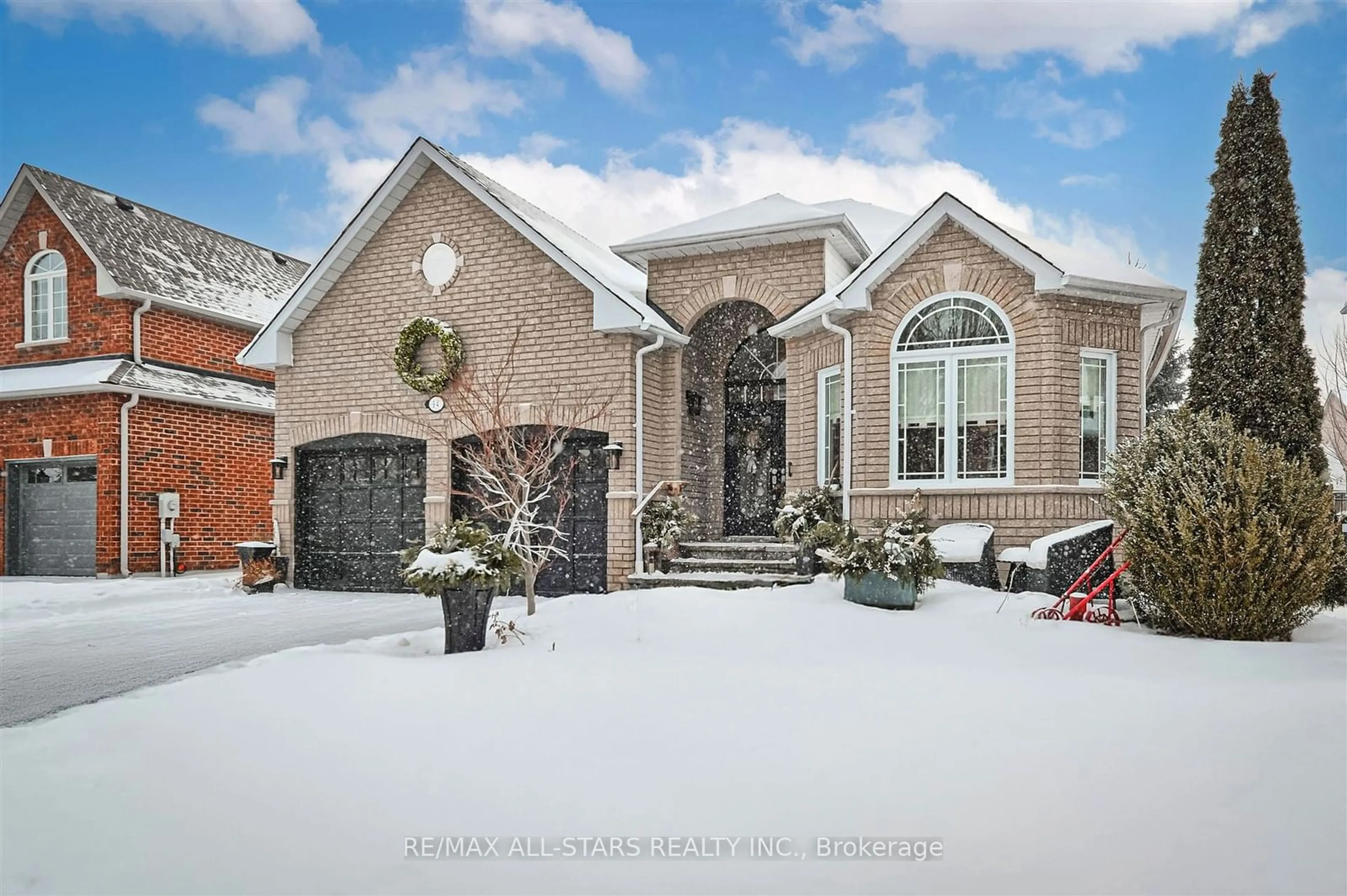 Home with brick exterior material, street for 54 Rosena Lane, Uxbridge Ontario L9P 1X7