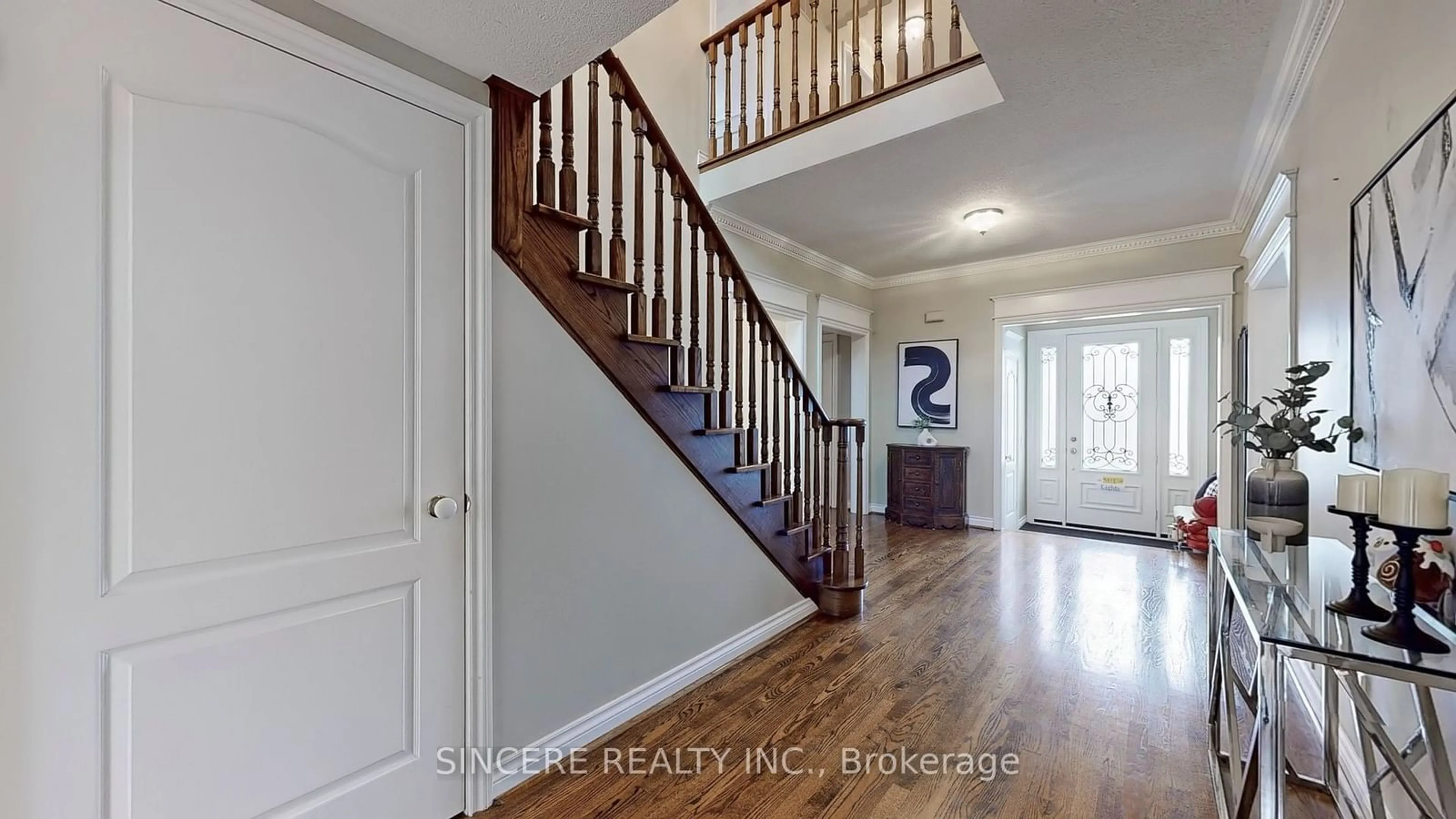 Indoor entryway for 76 Braeside Sq, Markham Ontario L3R 0A4