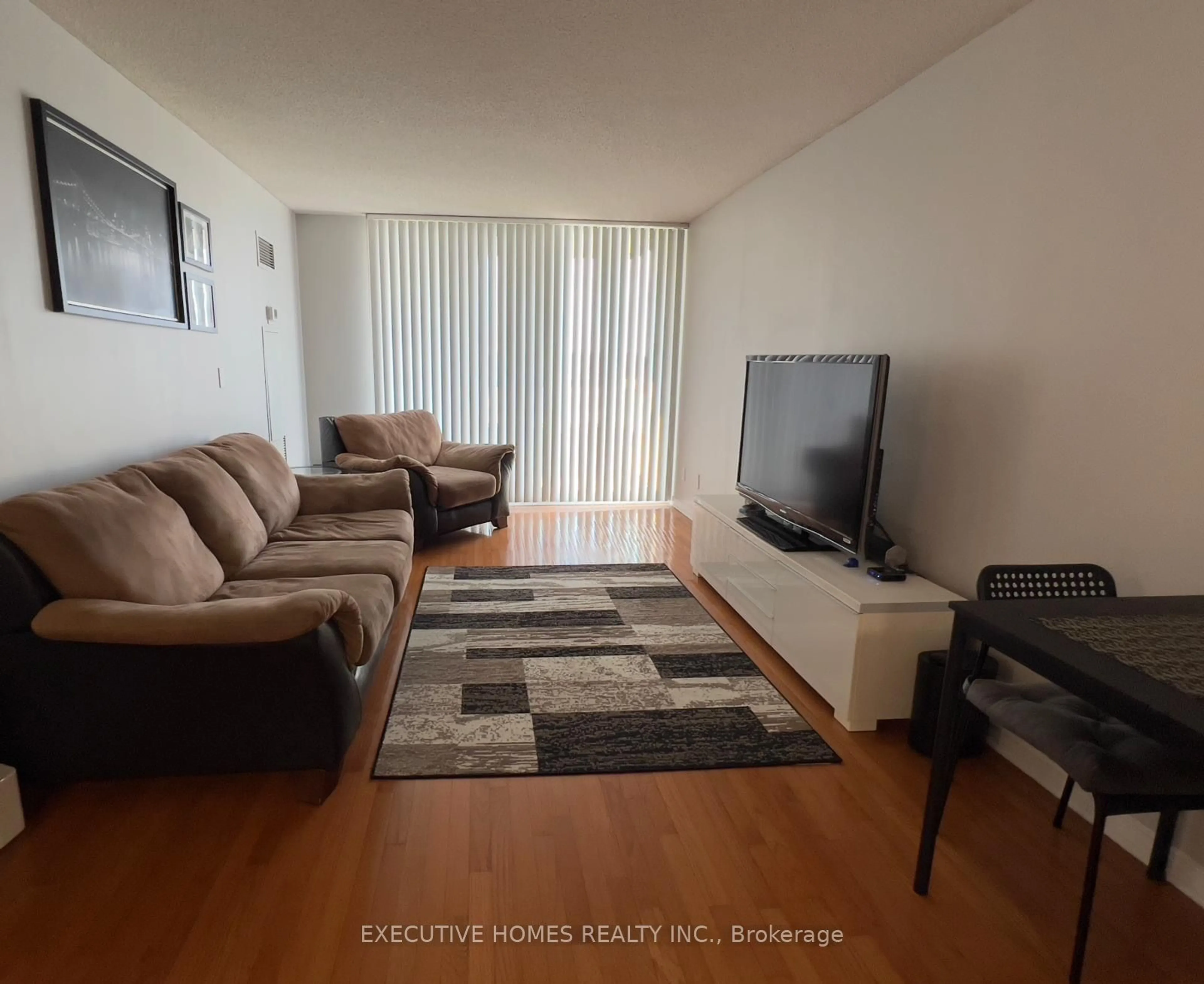 Living room with furniture, unknown for 9 Northern Heights Dr #509, Richmond Hill Ontario L4B 4B5