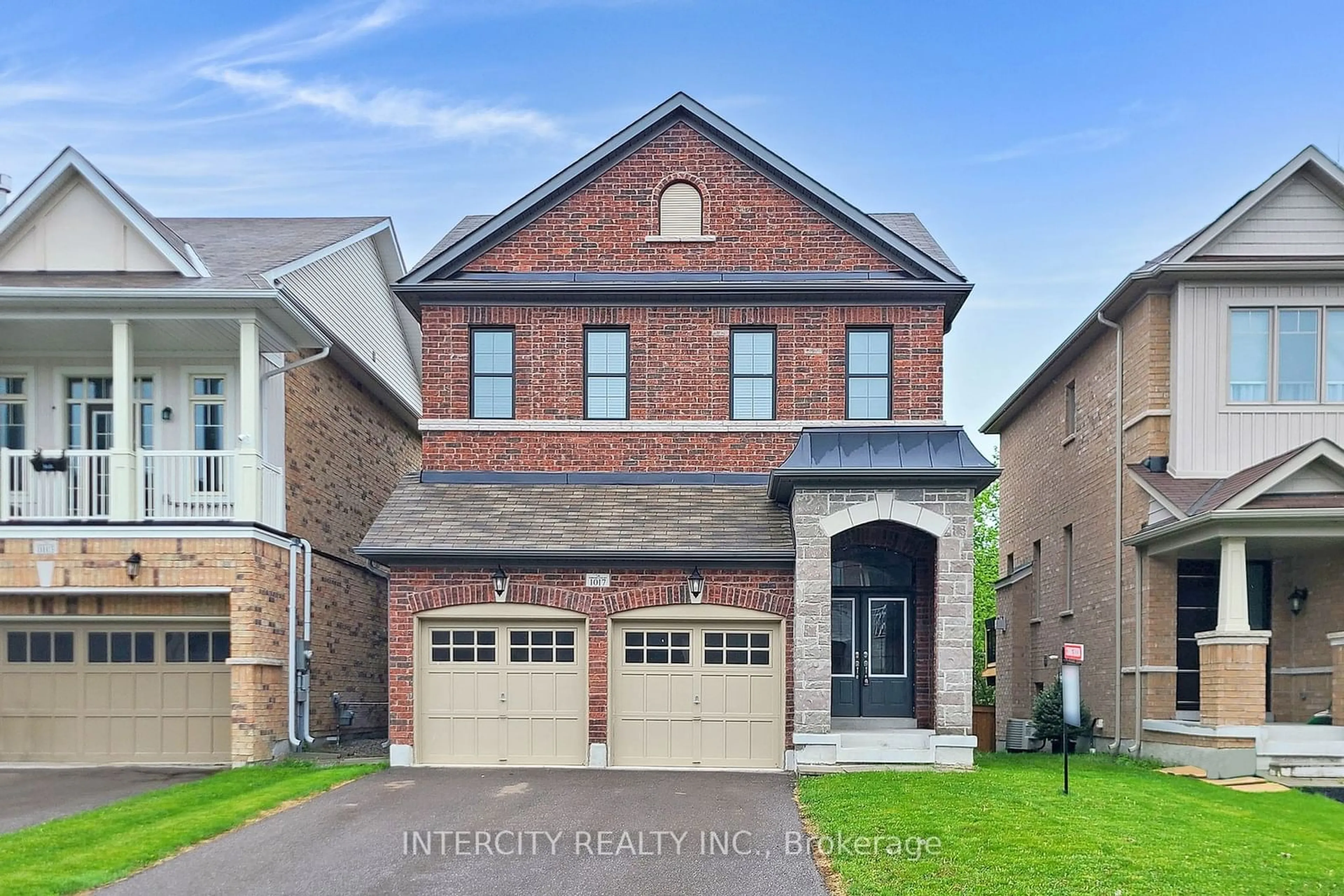 Home with brick exterior material, street for 1017 Abram Crt, Innisfil Ontario L9S 0K3