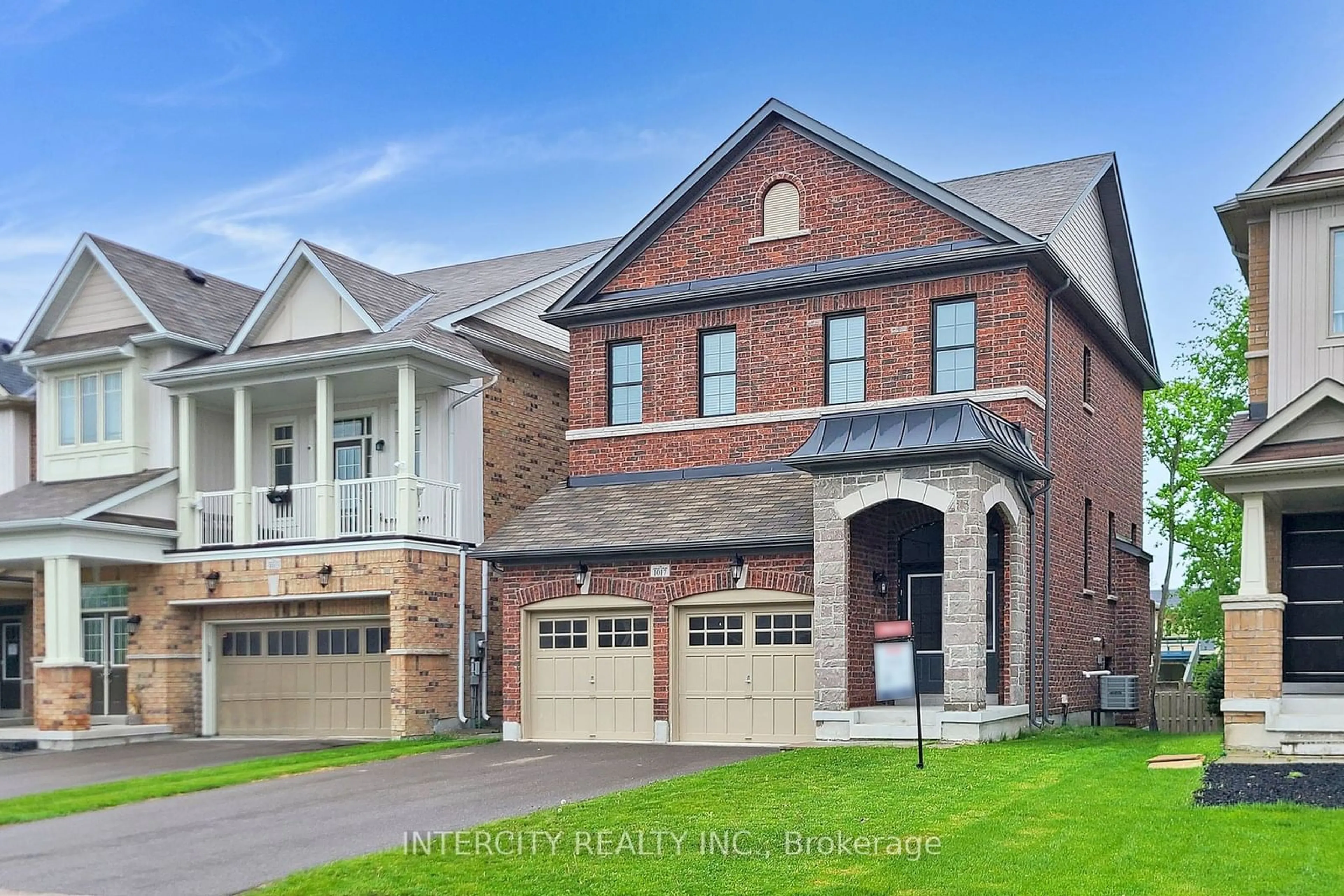 Home with brick exterior material, street for 1017 Abram Crt, Innisfil Ontario L9S 0K3