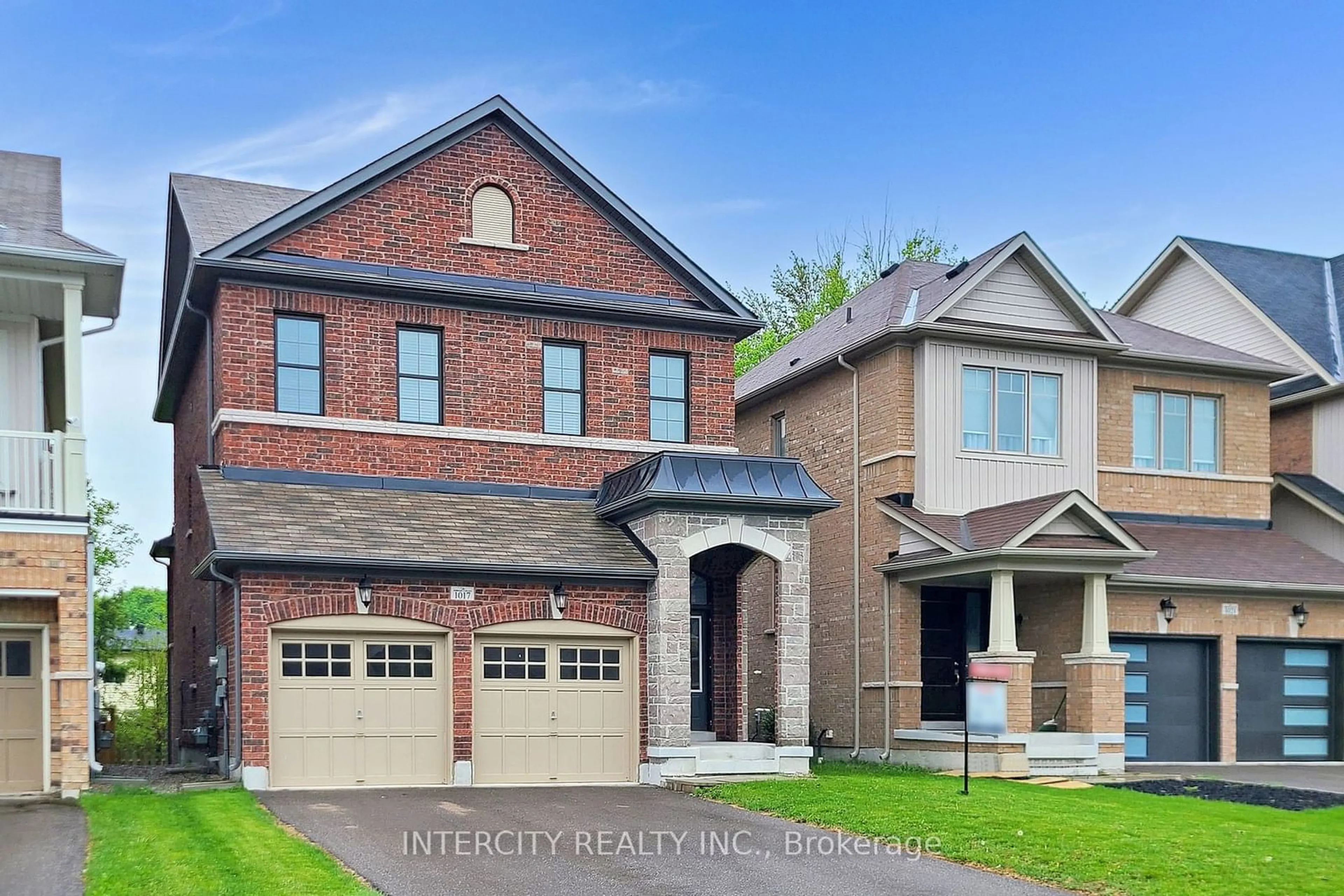 Home with brick exterior material, street for 1017 Abram Crt, Innisfil Ontario L9S 0K3