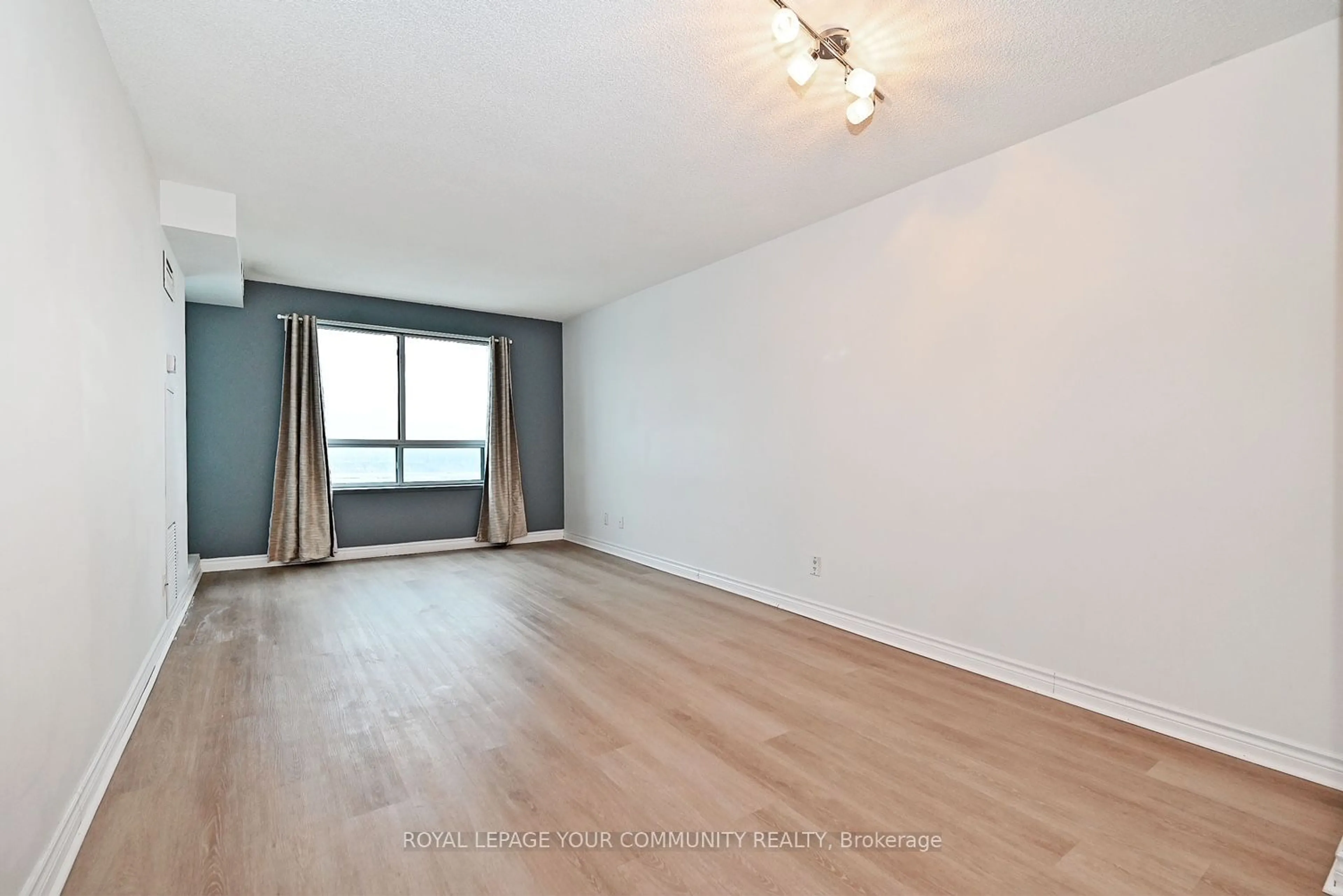 A pic of a room for 23 Oneida Cres #1206, Richmond Hill Ontario L4B 0A2