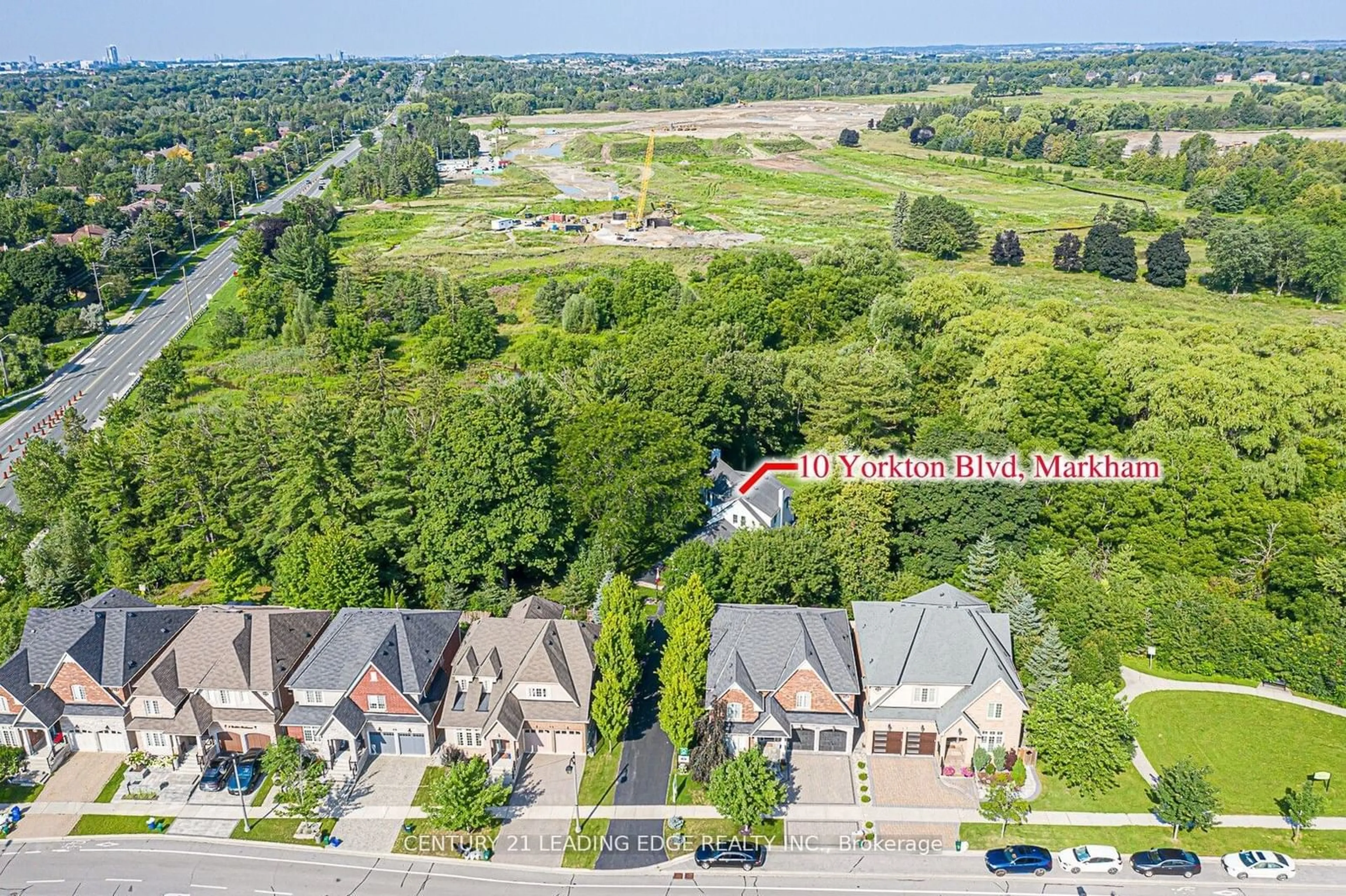 A pic from outside/outdoor area/front of a property/back of a property/a pic from drone, street for 10 YORKTON Blvd, Markham Ontario L6C 0J9