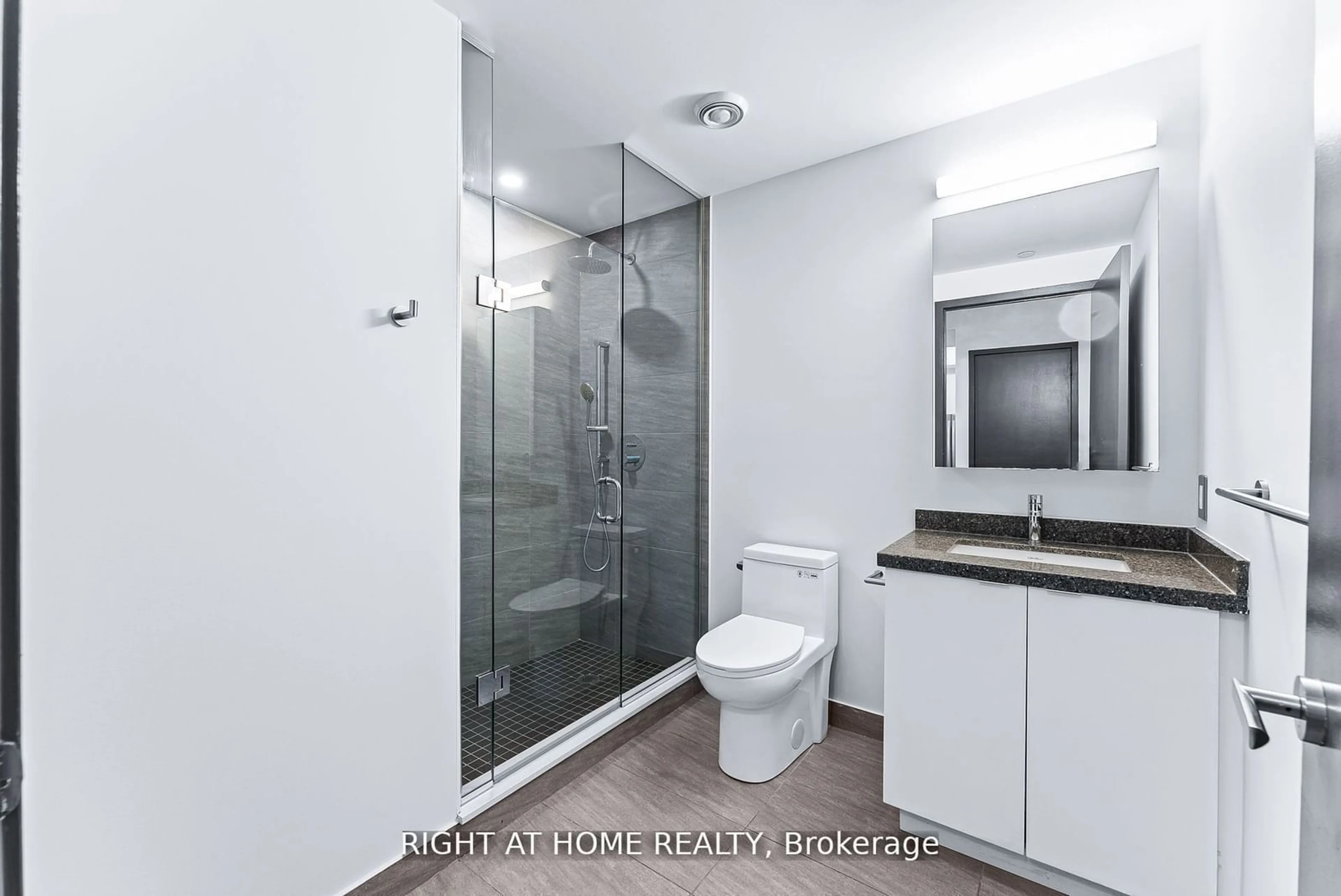 Standard bathroom, ceramic/tile floor for 8868 Yonge St ##1605E, Richmond Hill Ontario L4C 1Z8