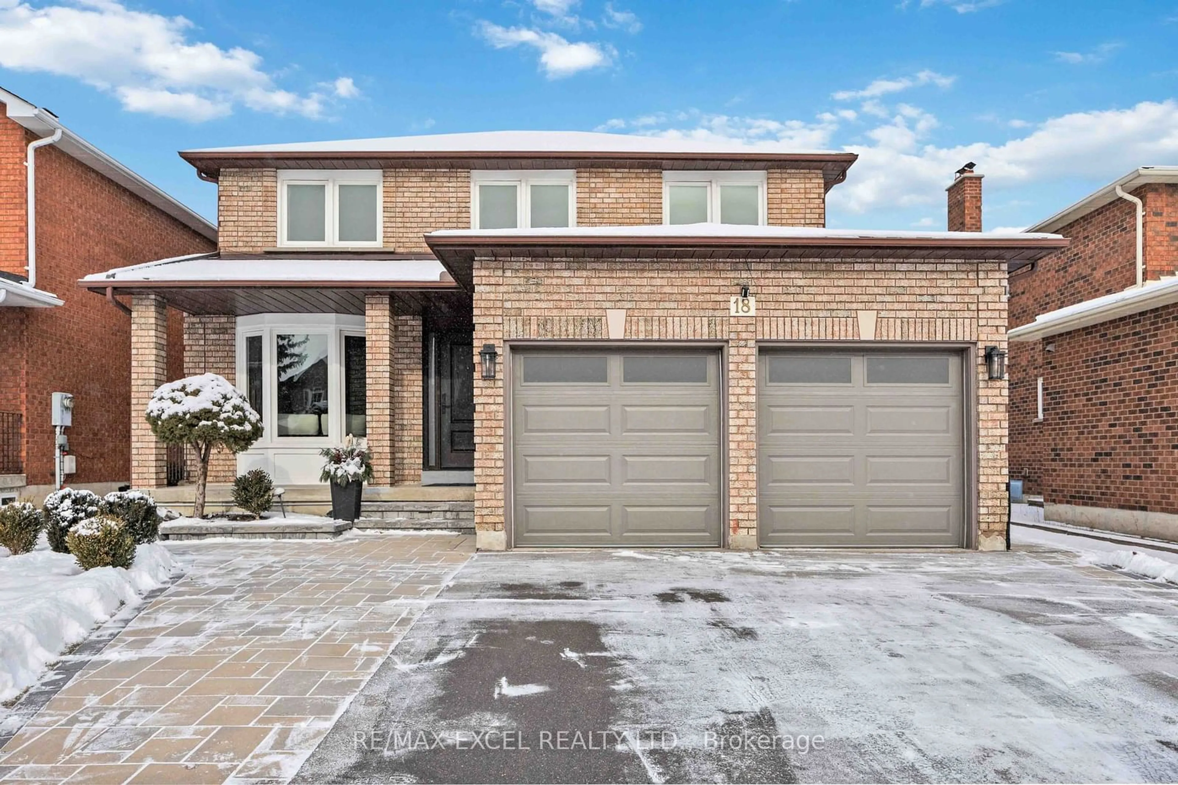 Home with brick exterior material, street for 18 Glenhurst Rd, Richmond Hill Ontario L4B 2C8