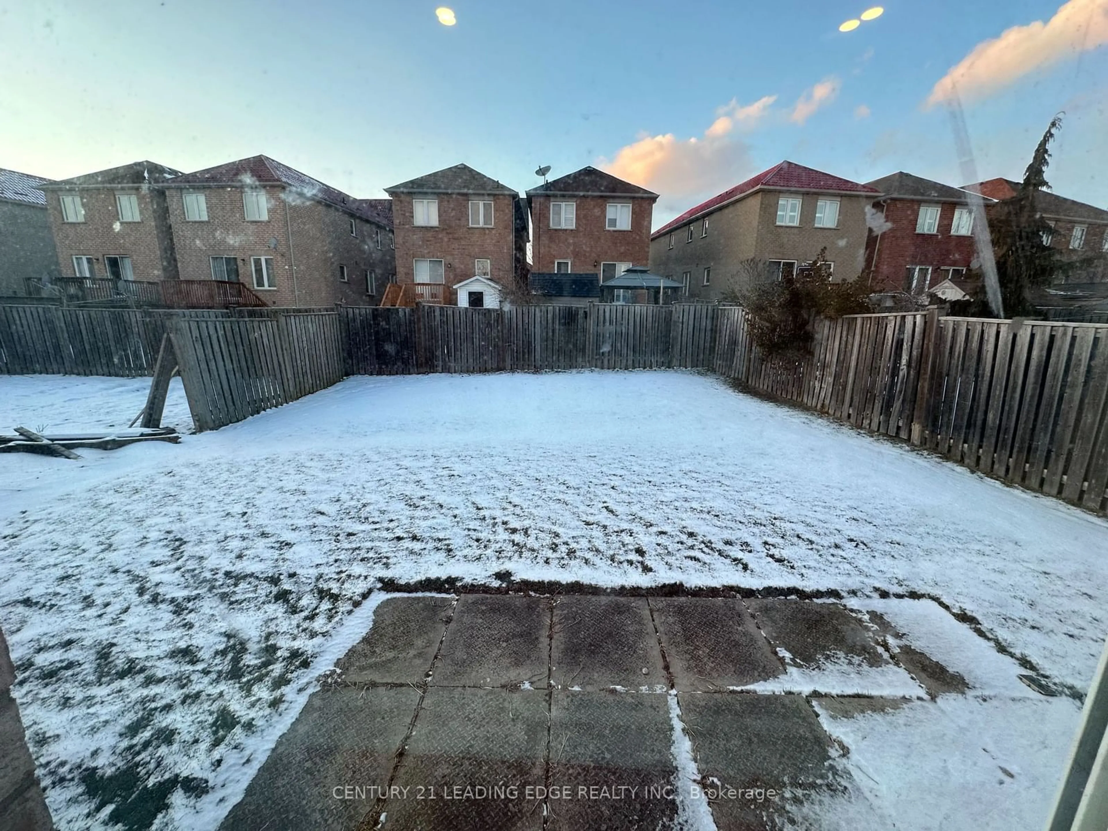 A pic from outside/outdoor area/front of a property/back of a property/a pic from drone, street for 380 ELSON St, Markham Ontario L3S 4R9