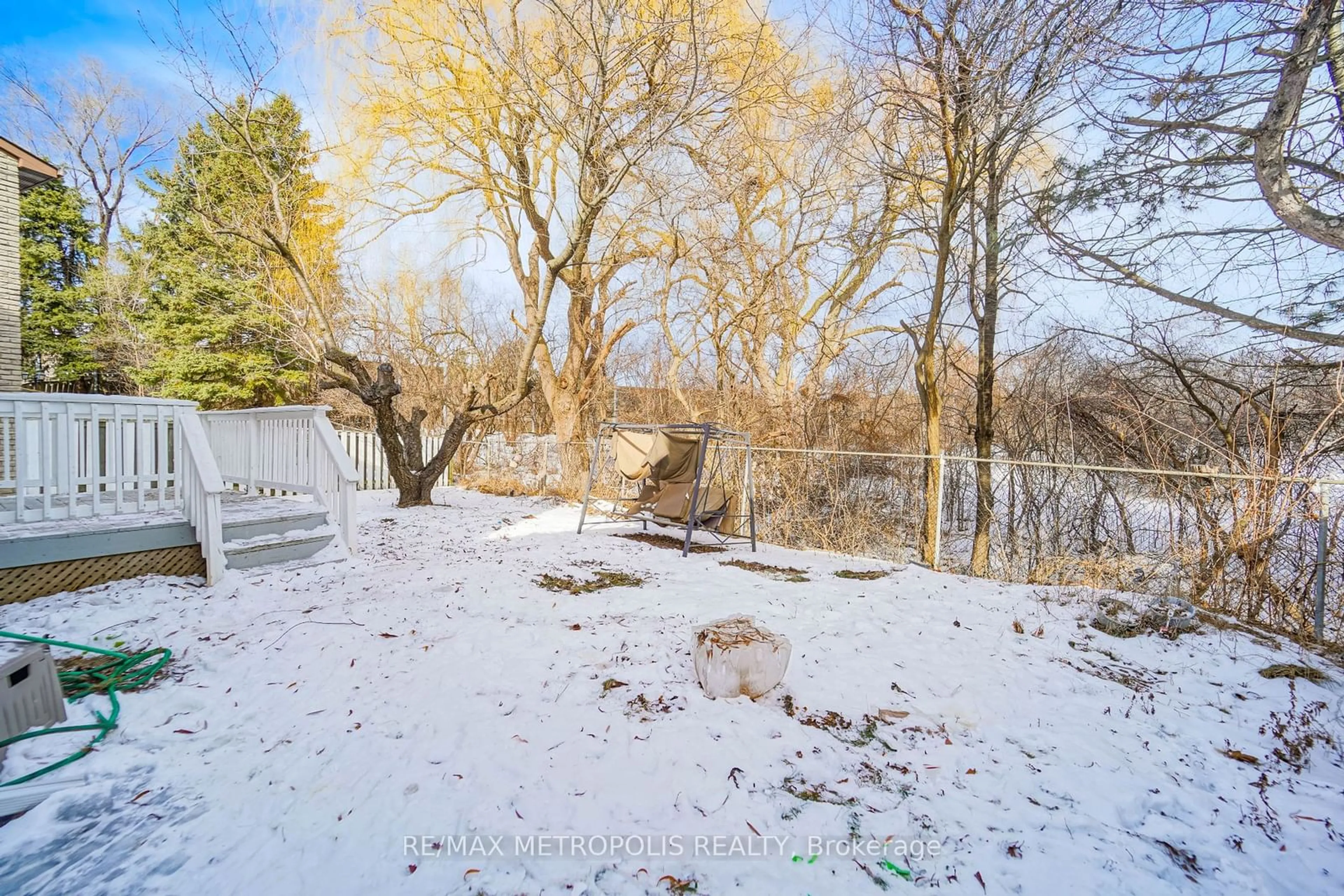 Patio, forest/trees view for 7 Mccrackin Crt, Vaughan Ontario L4J 2T2