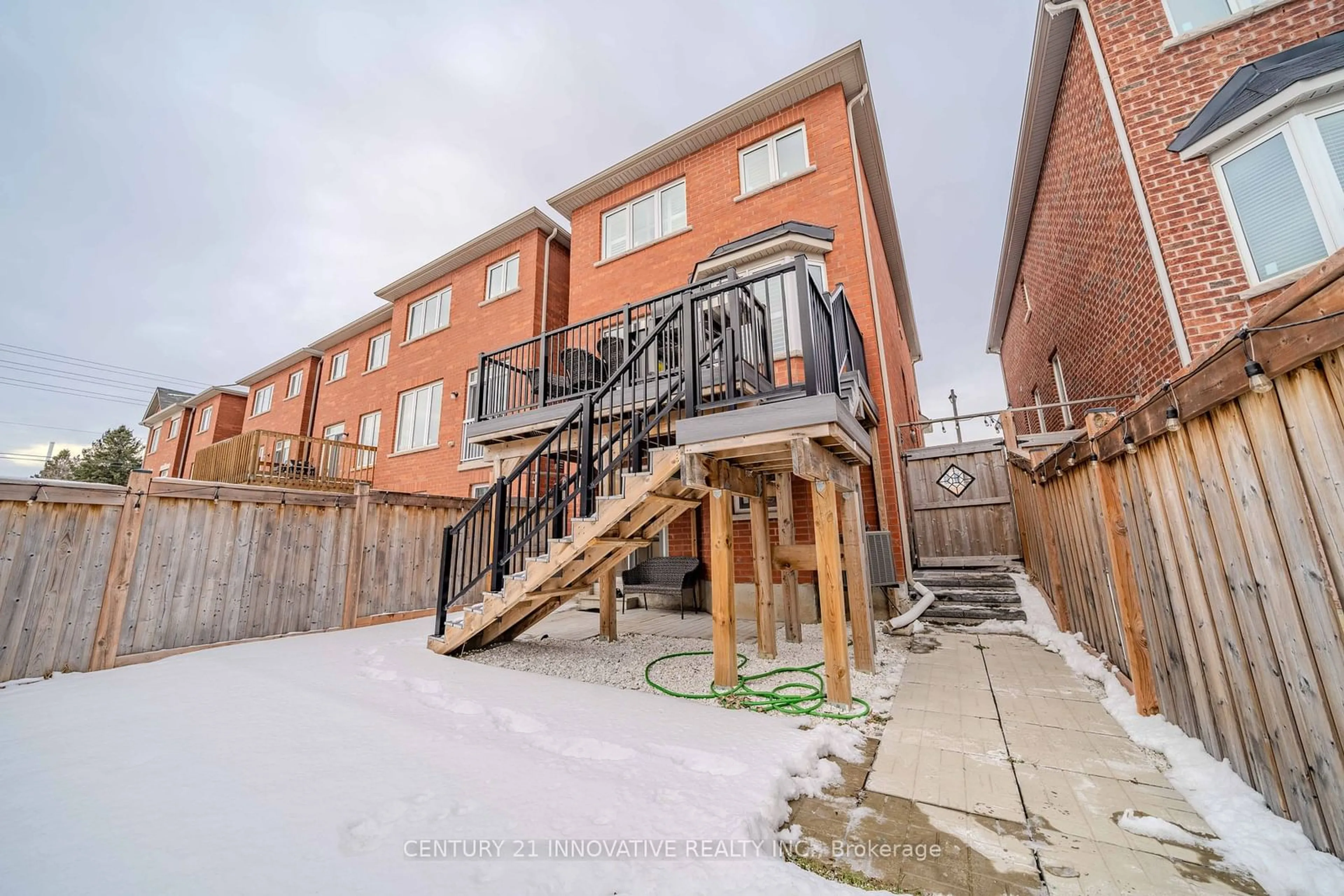 Patio, building for 12 Collin Crt, Richmond Hill Ontario L4E 0X6