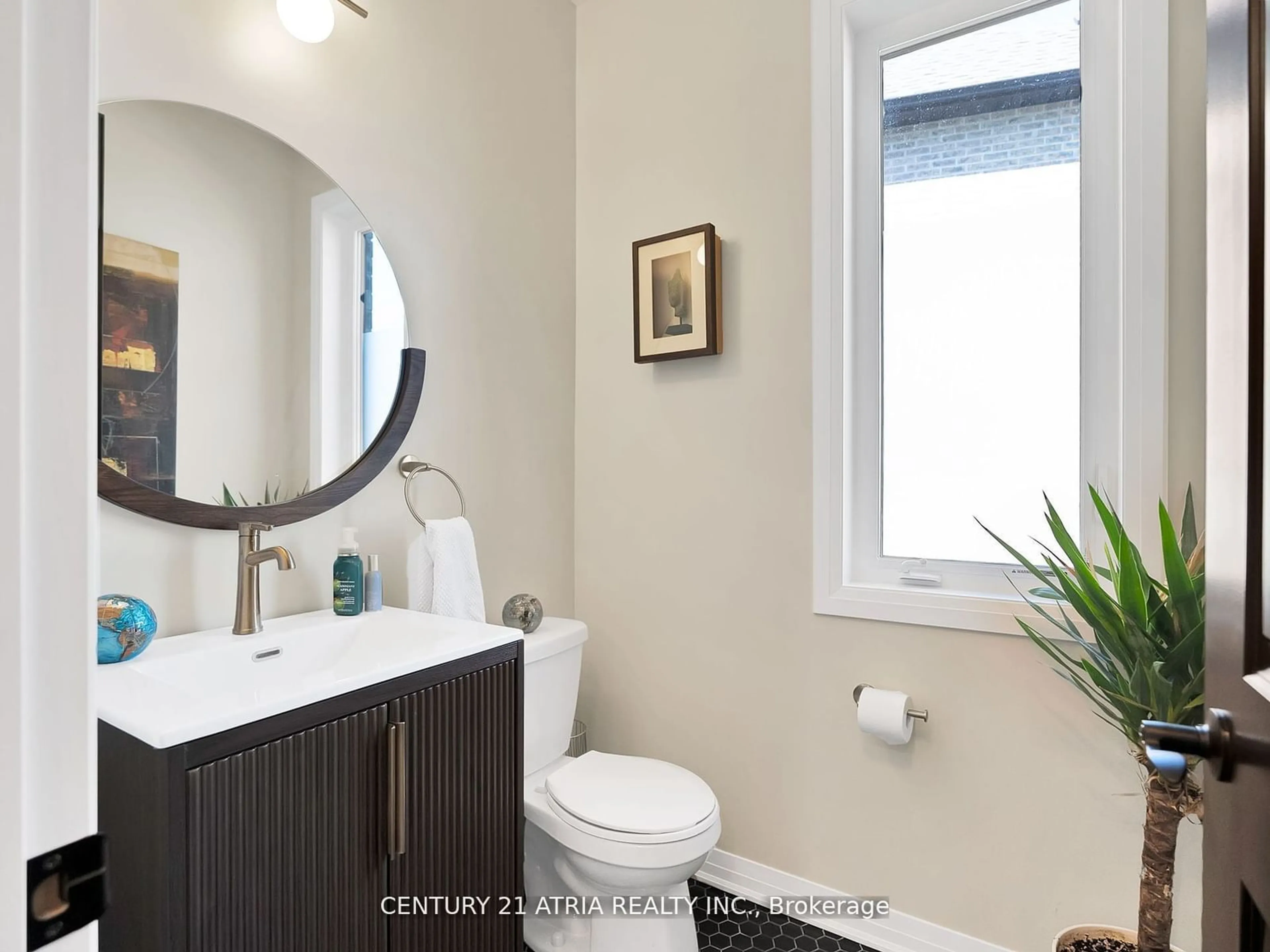 Contemporary bathroom, ceramic/tile floor for 1193 Wickham Rd, Innisfil Ontario L9S 0R1