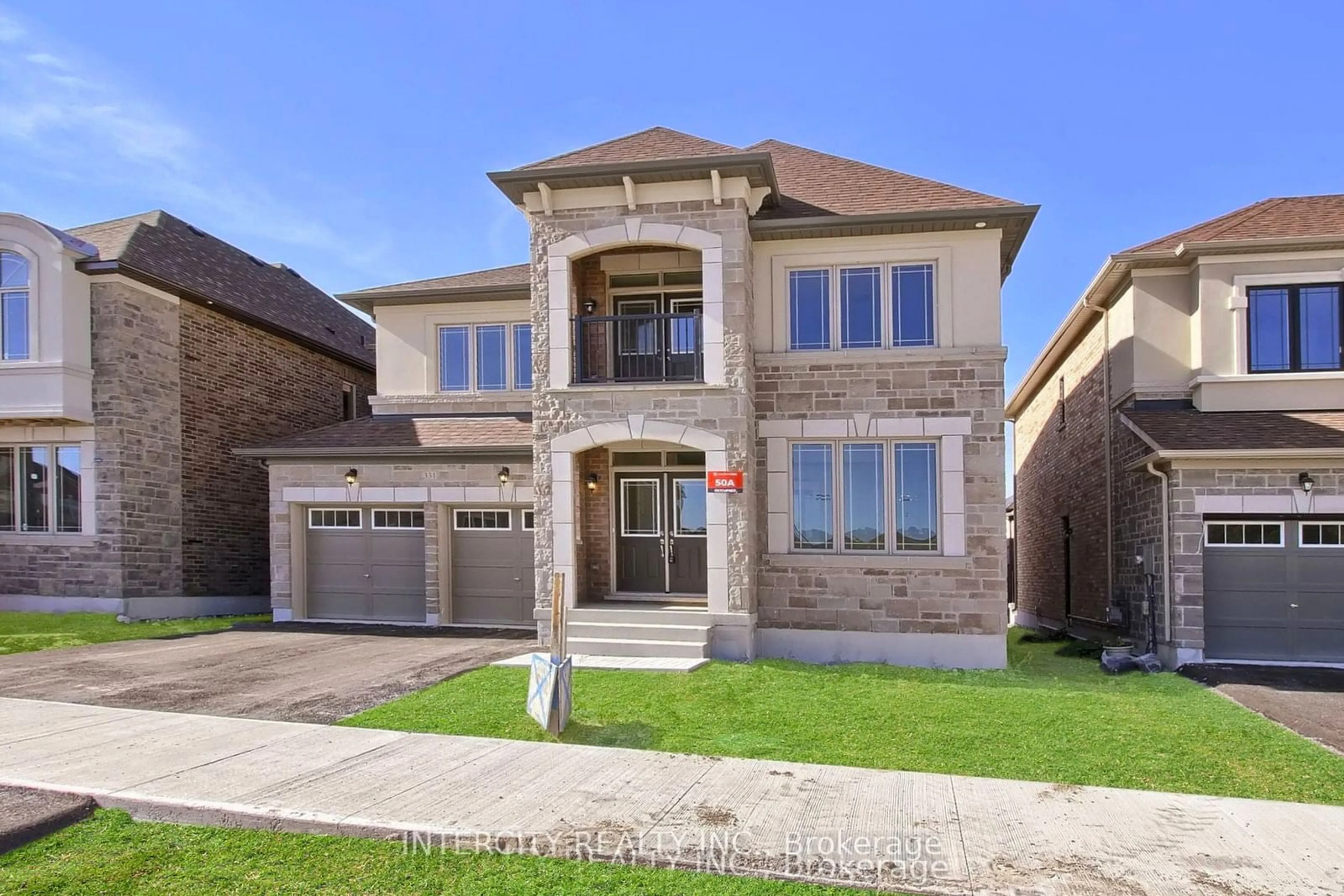 Home with brick exterior material, street for 331 Seaview Hts, East Gwillimbury Ontario L9N 0Z1