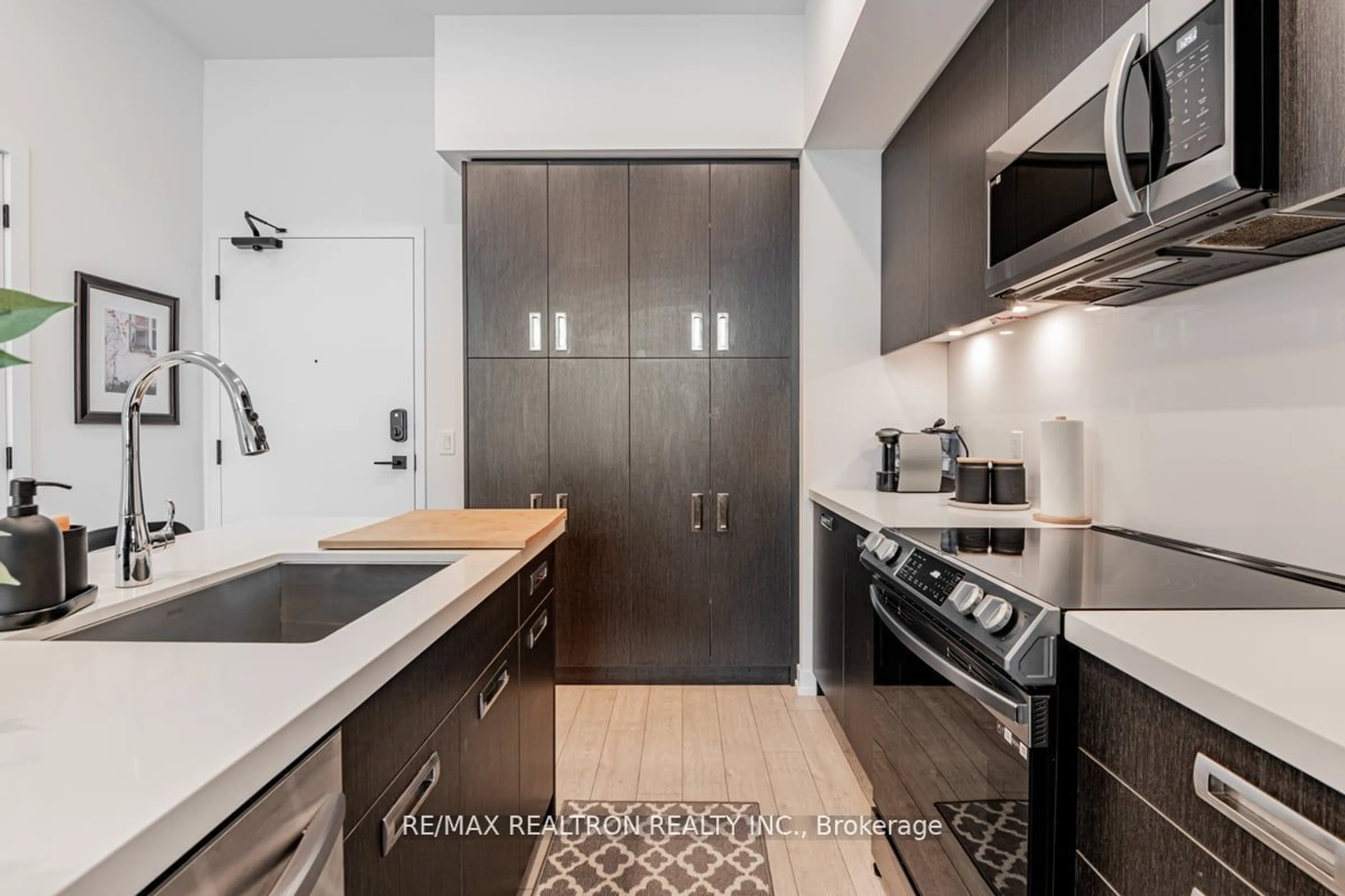 Contemporary kitchen, ceramic/tile floor for 415 Sea Ray Ave #106, Innisfil Ontario L9S 0R5