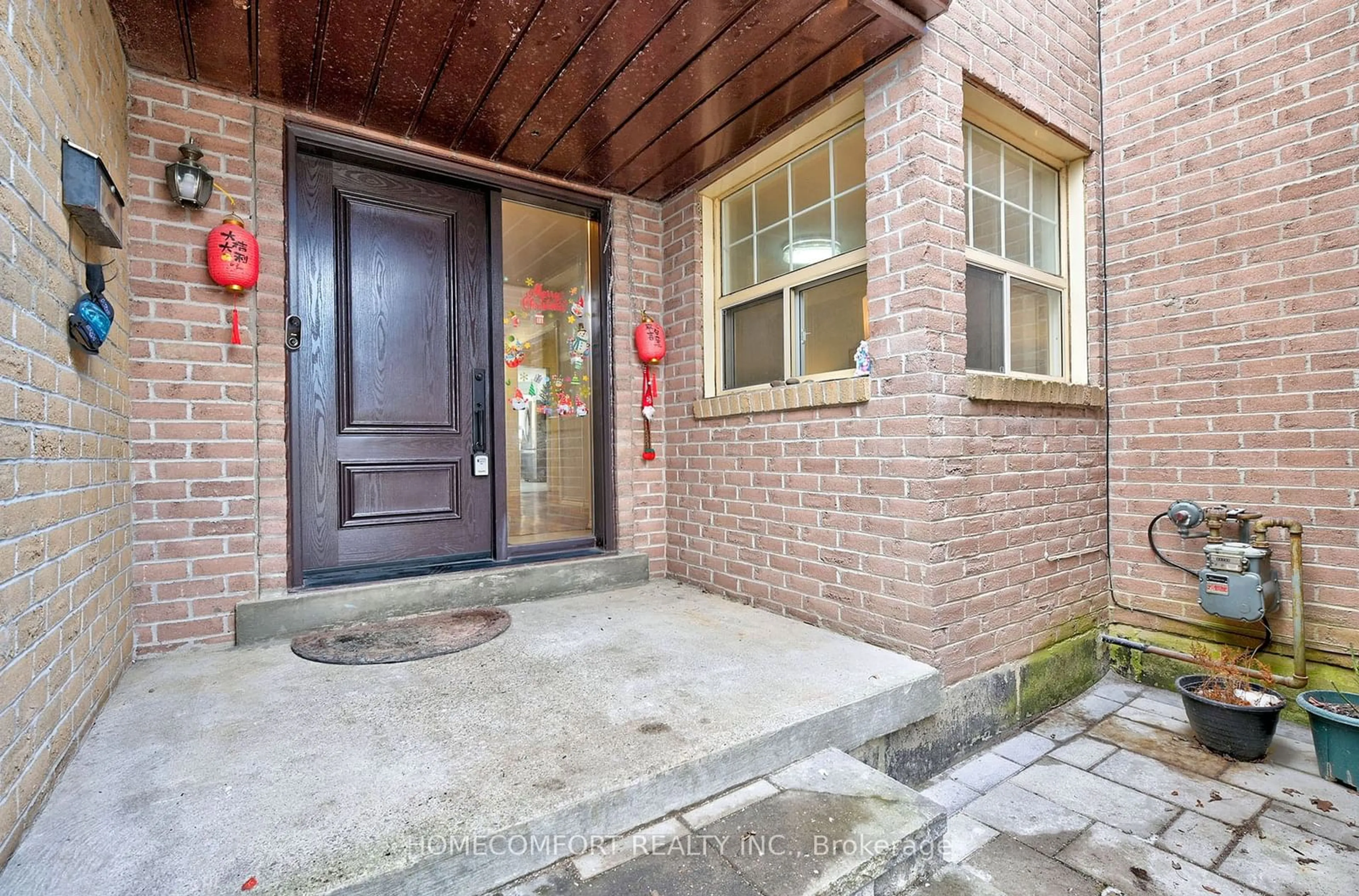 Indoor entryway for 11 Old Wellington St, Markham Ontario L3P 5E3