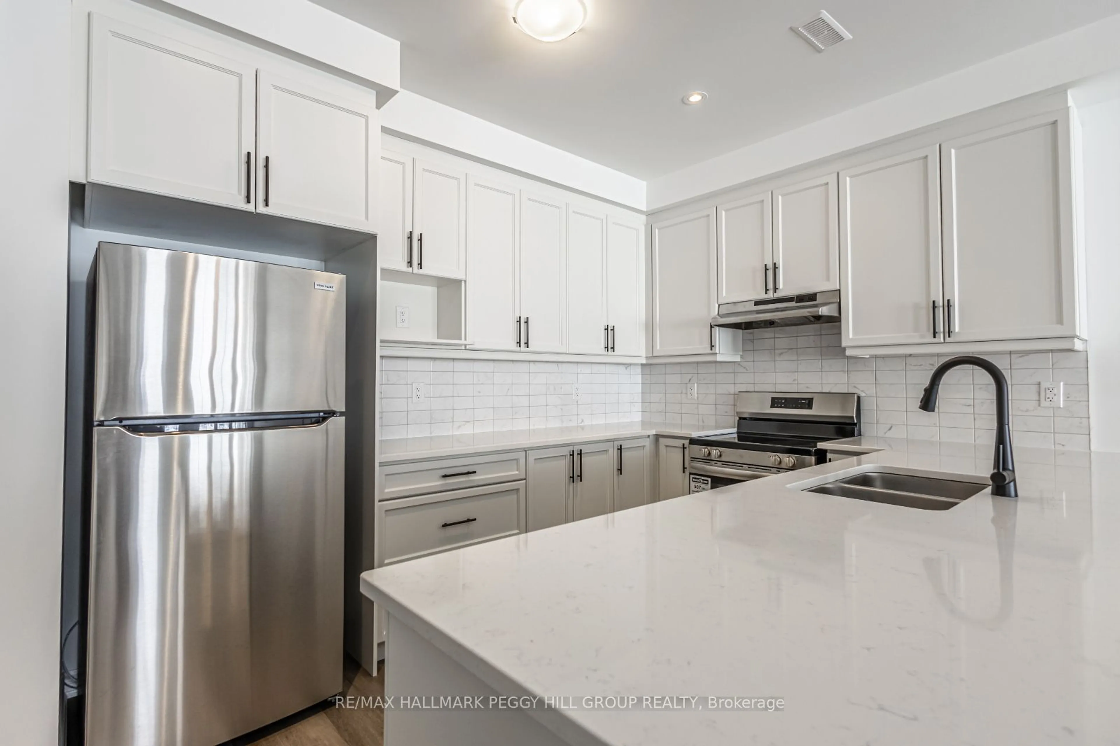 Open concept kitchen, unknown for 2890 Weatherill Pl, Innisfil Ontario L9S 0S9