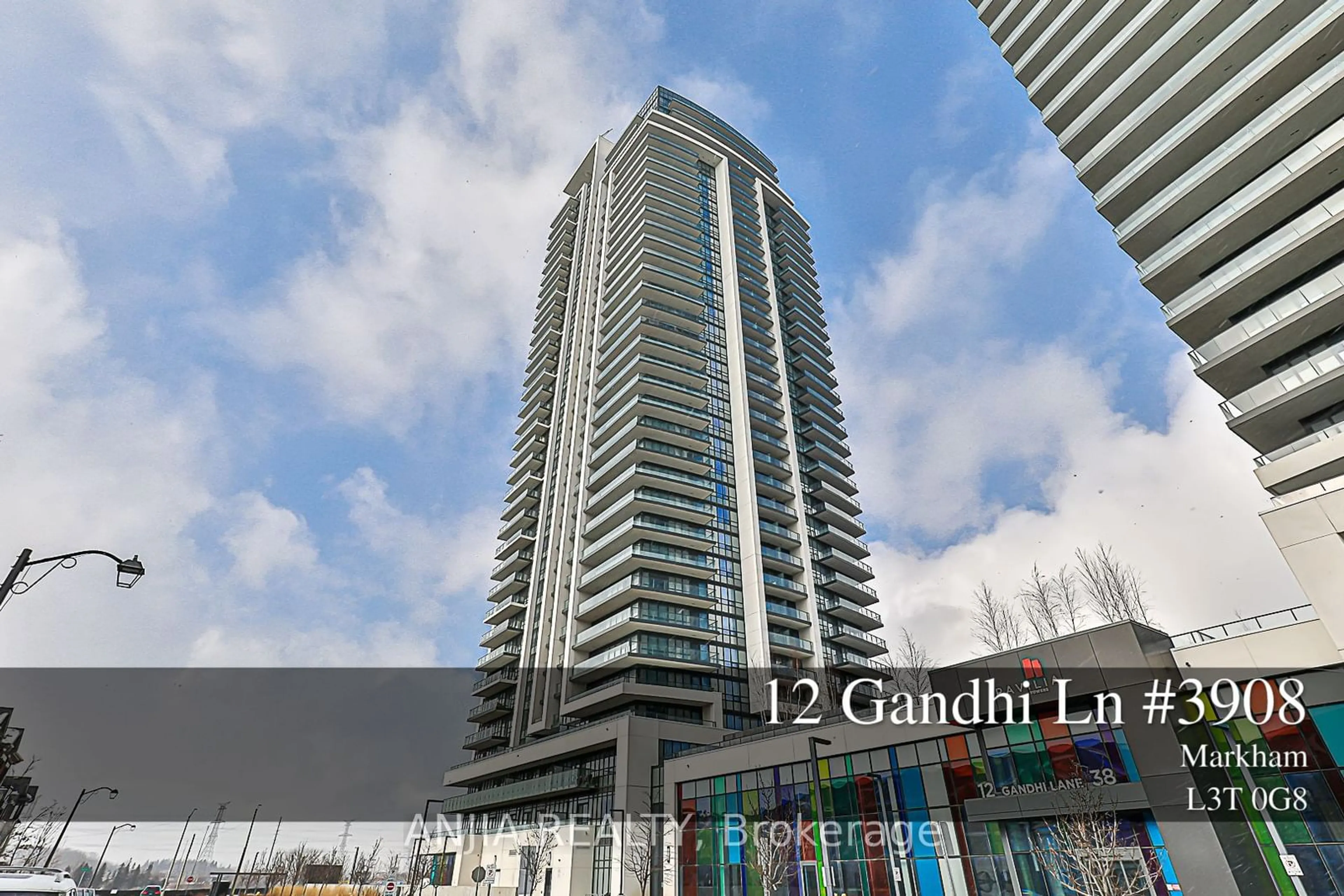 Indoor foyer for 12 Gandhi Lane #3908, Markham Ontario L3T 0G8