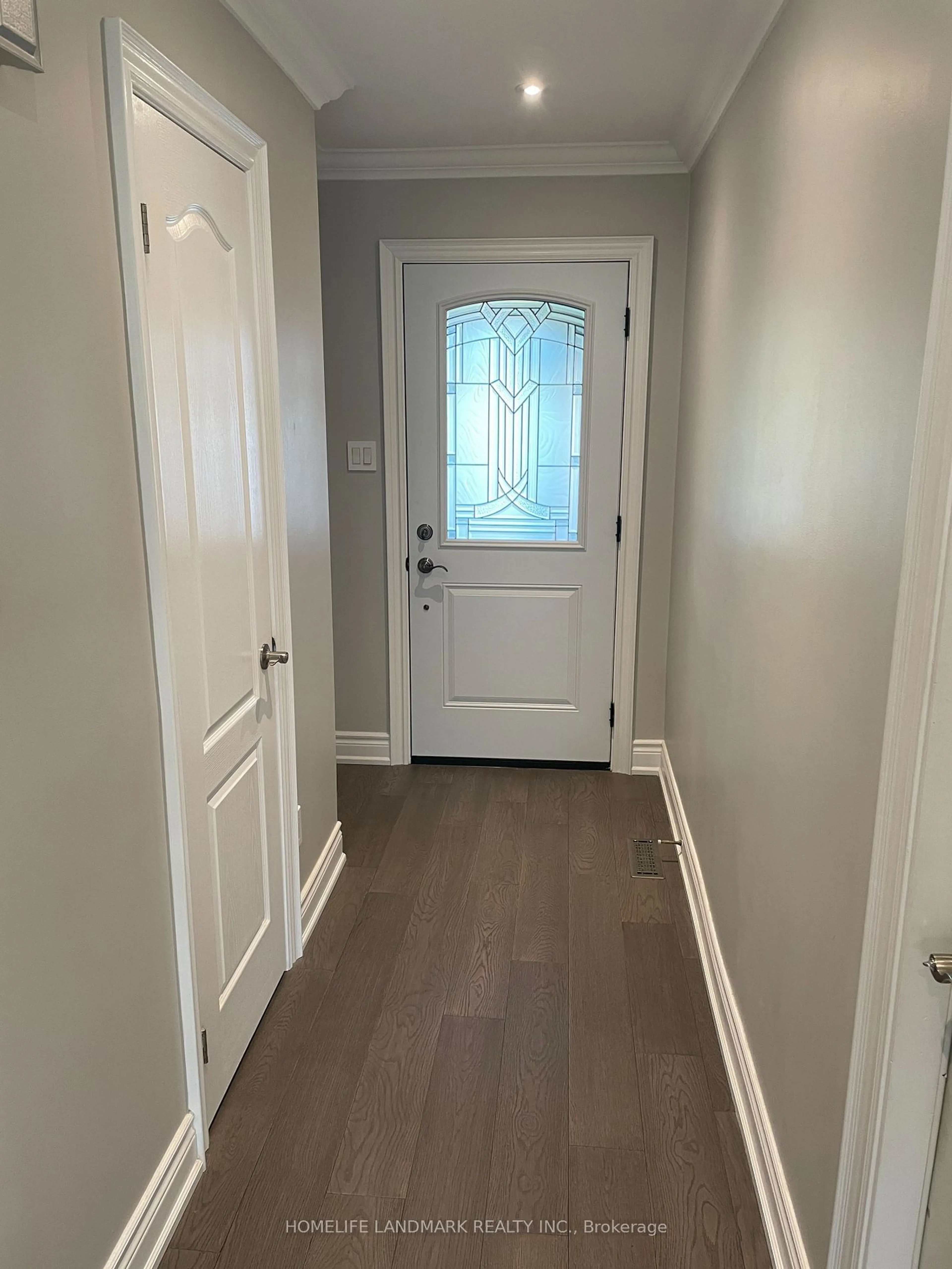 Indoor entryway for 109 Tangmere Cres, Markham Ontario L3R 6Y3