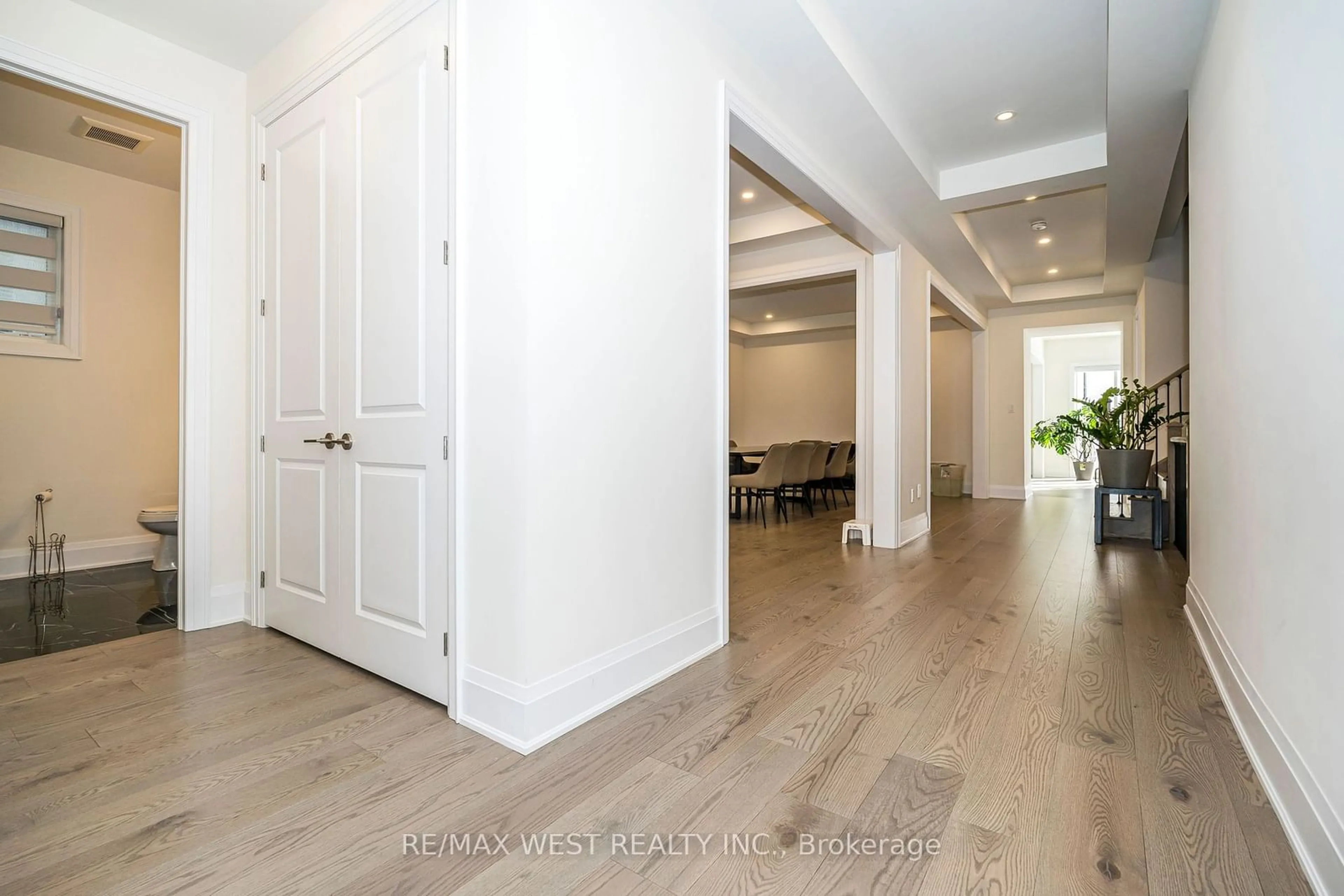 Indoor entryway for 139 Ballantyne Blvd, Vaughan Ontario L3L 0E6